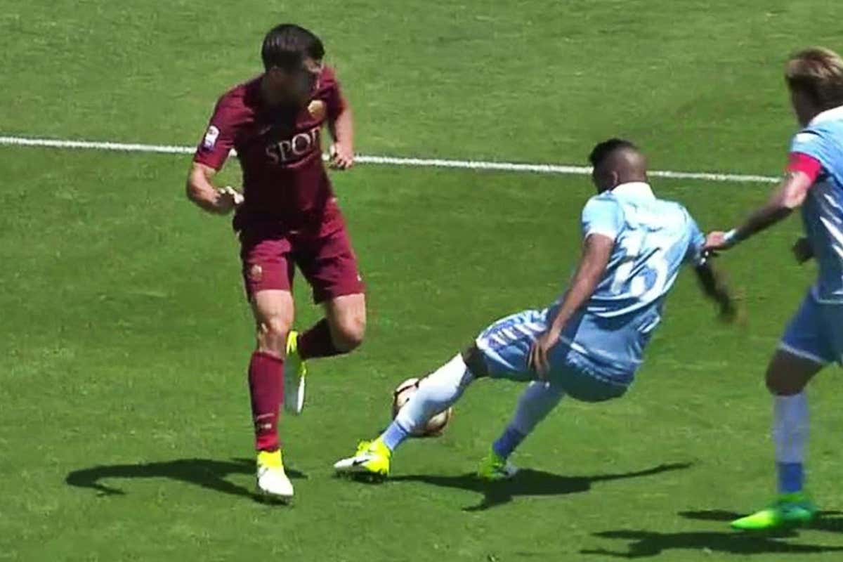 ストロートマンに2試合の出場停止処分 ローマ ダービーのpk奪取シーンはダイブ Goal Com ストロートマンに2試合の出場停止処分 ローマ ダービーのpk奪取シーンはダイブ Goal Com