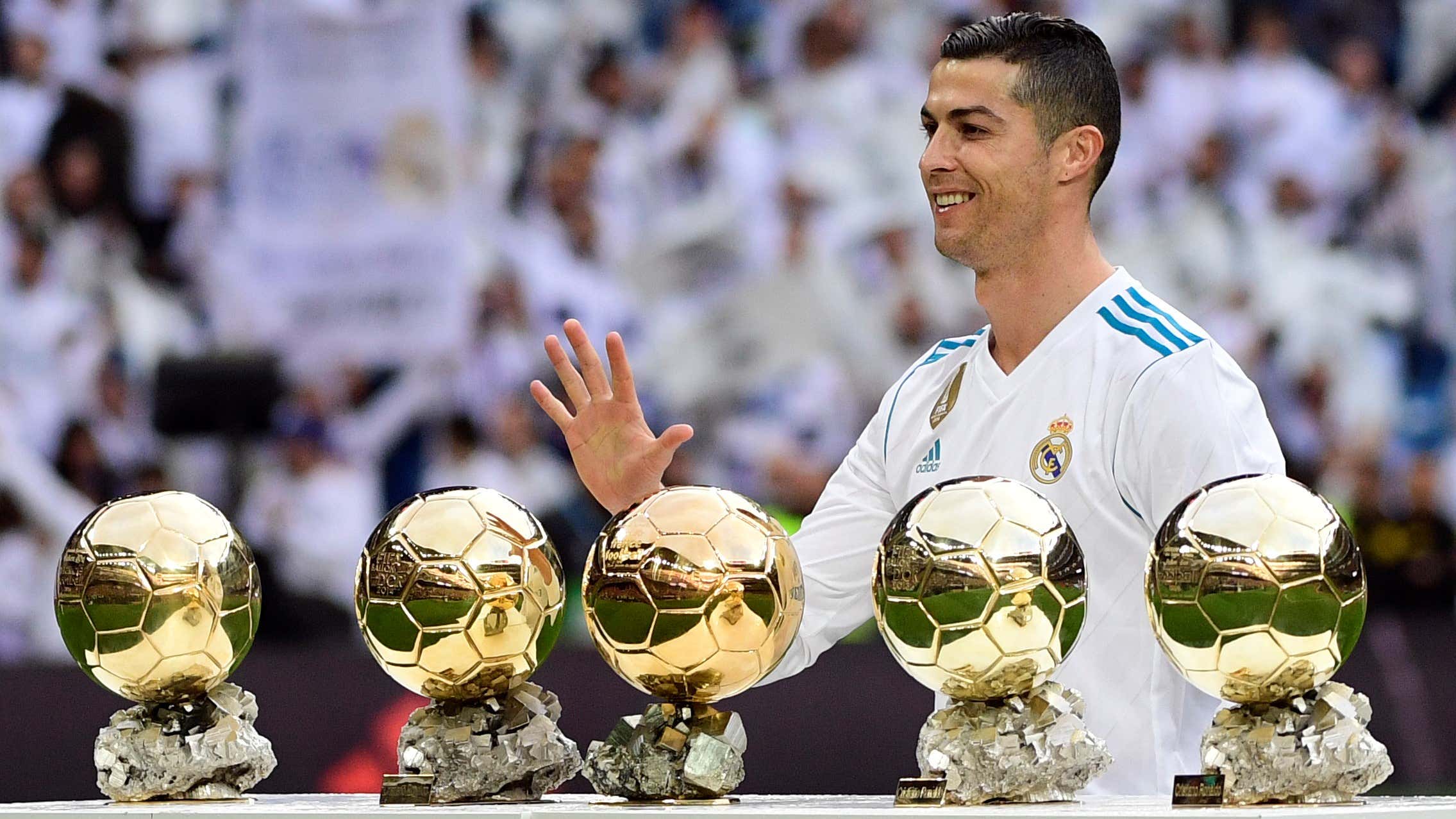 Cristiano Ronaldo Balon de Oro Ballon D'Or Real Madrid Sevilla LaLiga 09122017