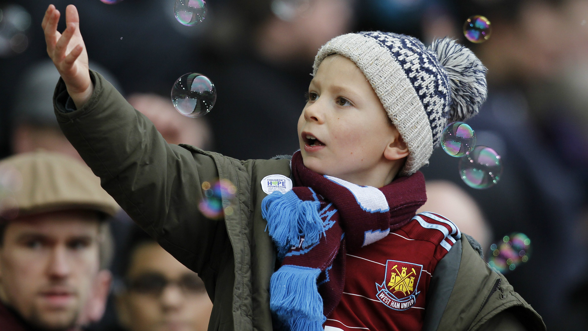 How &amp;#39;I&amp;#39;m Forever Blowing Bubbles&amp;#39; became a West Ham United anthem | Goal.com