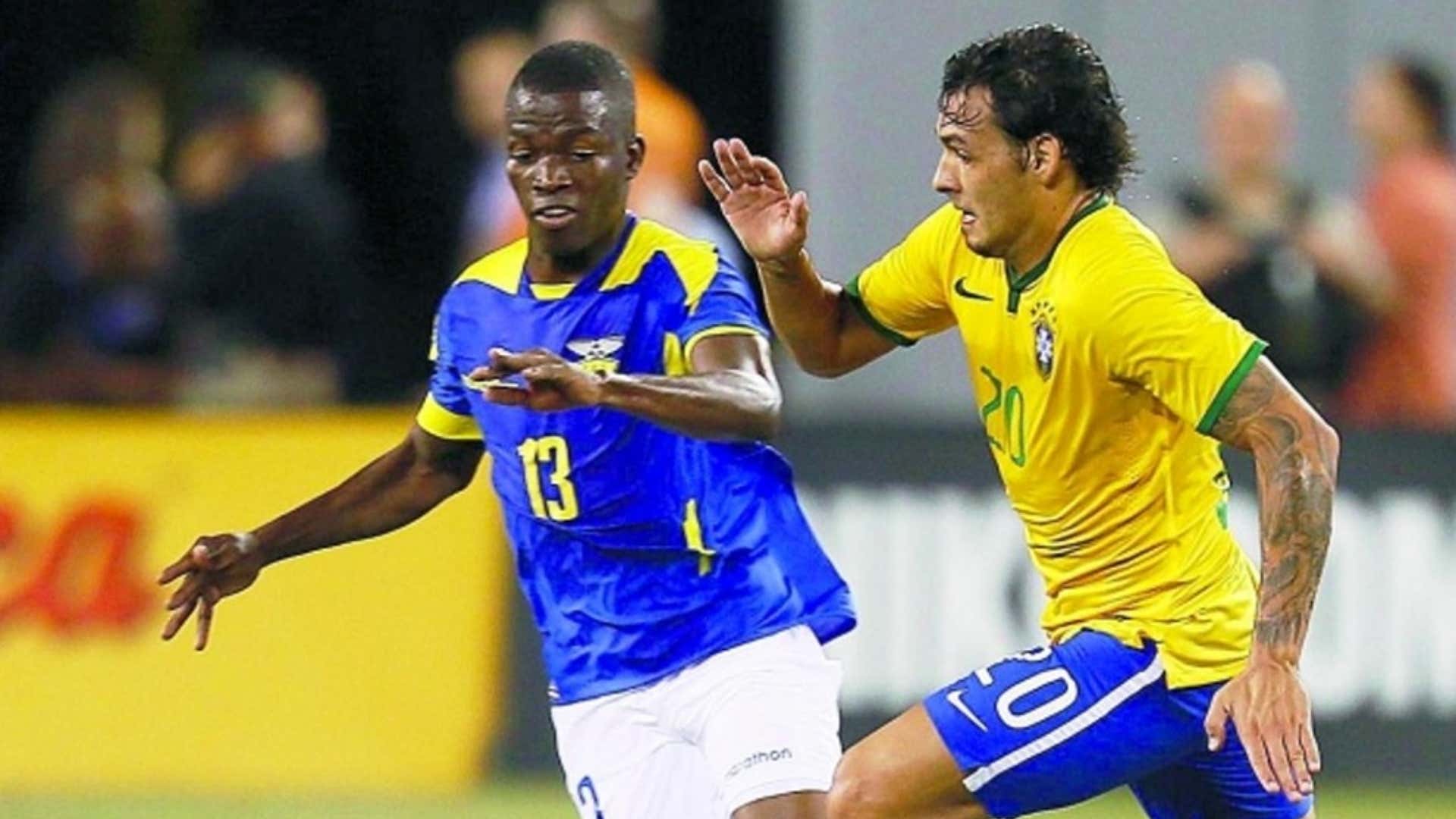 Insolite : l'international brésilien Ricardo Goulart enregistré comme joueur étranger par Santos | Goal.com