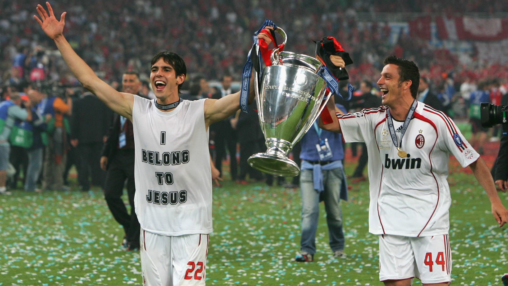It Still Gives Me Goosebumps Kaka Remembers Authentic Relationship With Ac Milan Fans Goal Com