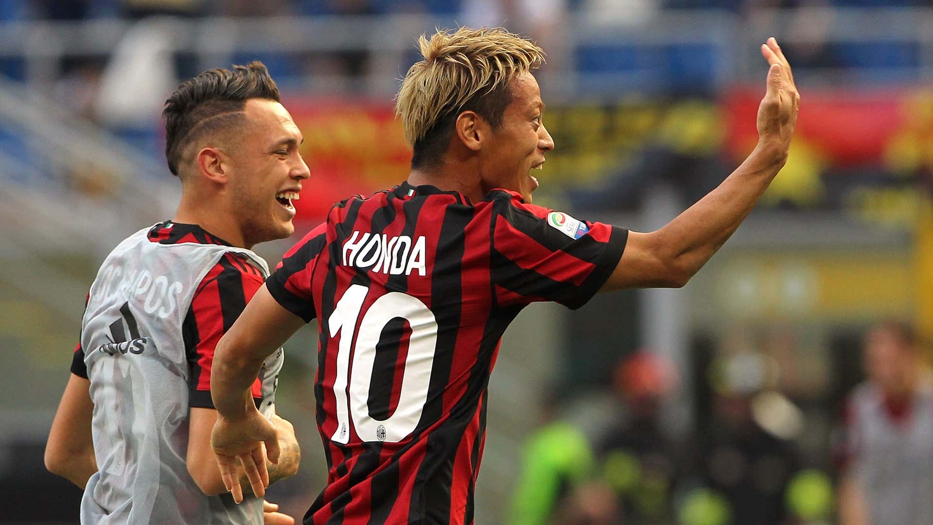 ミランに逆オファーの元10番本田圭佑に伊記者が疑問 指導者として それとも選手 Goal Com ミランに逆オファーの元10番本田圭佑に伊記者が疑問 指導者として それとも選手 Goal Com