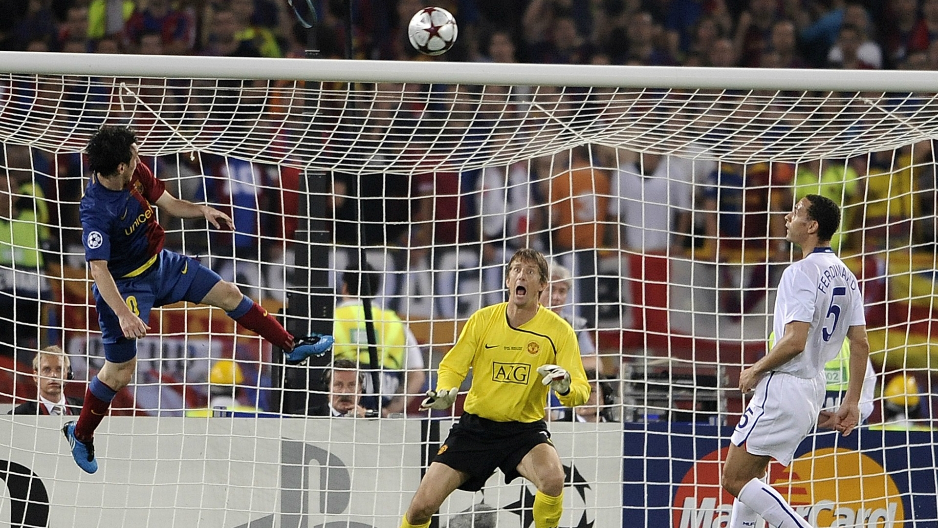 運命のクラシコ前にc ロナウドとメッシを徹底比較 どちらが優れているのか Goal Com