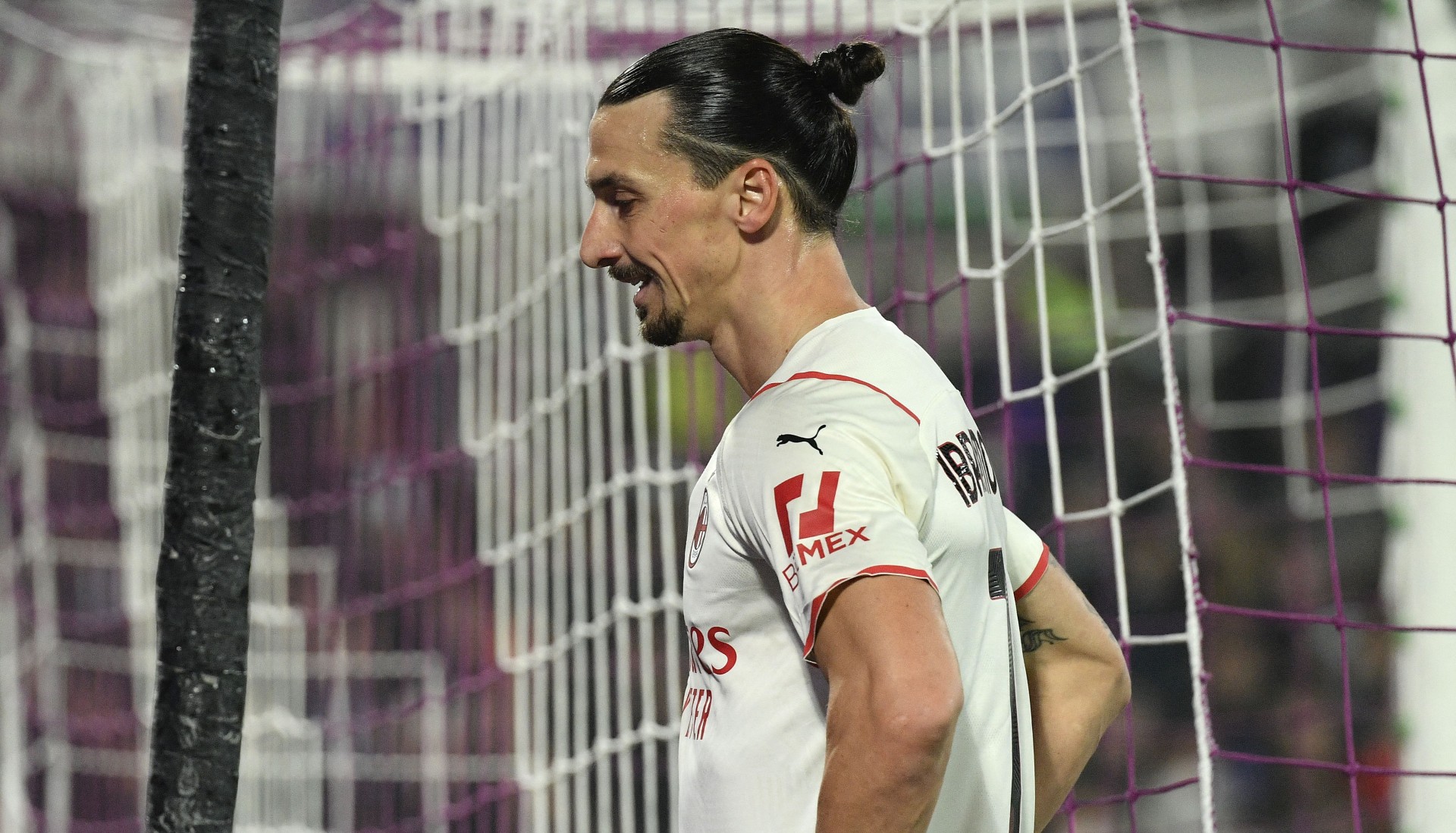 イブラ反撃の2発も実らず ミラン フィオレンティーナに4失点で今季セリエa初黒星 Goal Com イブラ反撃の2発も実らず ミラン フィオレンティーナに4失点で今季セリエa初黒星 Goal Com