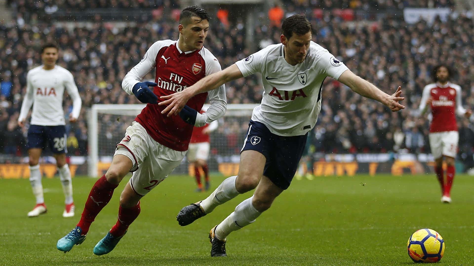 Granit Xhaka, Jan Vertonghen - Tottenham Hotspur v Arsenal