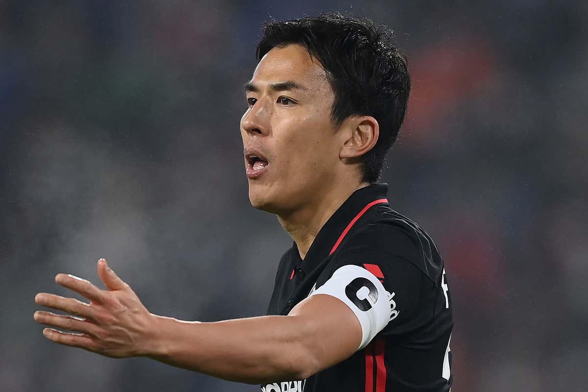 長谷部誠の指導者姿がお披露目 フランクフルト 下部組織での指導実習の映像を公開 Goal Com 長谷部誠の指導者姿がお披露目 フランクフルト 下部組織での指導実習の映像を公開 Goal Com