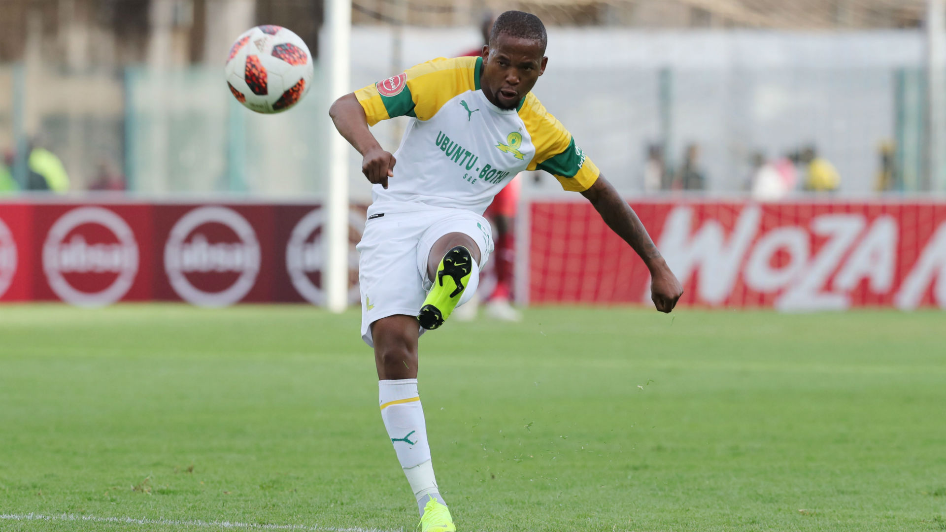 Ngoma Cape Town City Re Sign Winger From Mamelodi Sundowns Goal Com