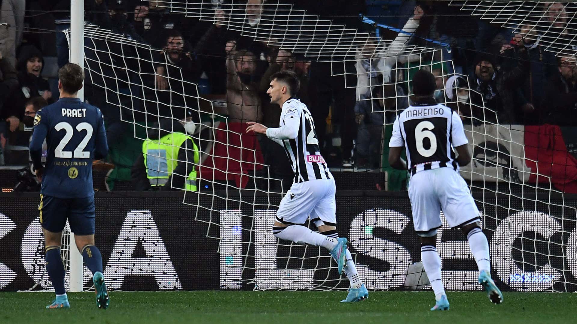L'Udinese vince con due reti nel recupero sul Toro Pussetto festeggia il 2-0