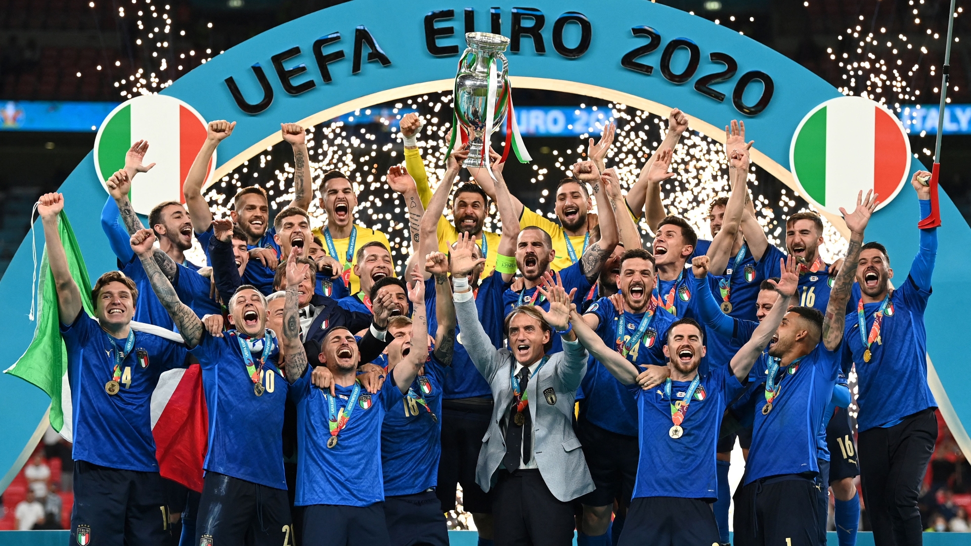 Euro大会ベスト11が決定 優勝イタリアから最多5選手 得点王c ロナウドは選外 Goal Com Euro大会ベスト11が決定 優勝イタリアから最多5選手 得点王c ロナウドは選外 Goal Com