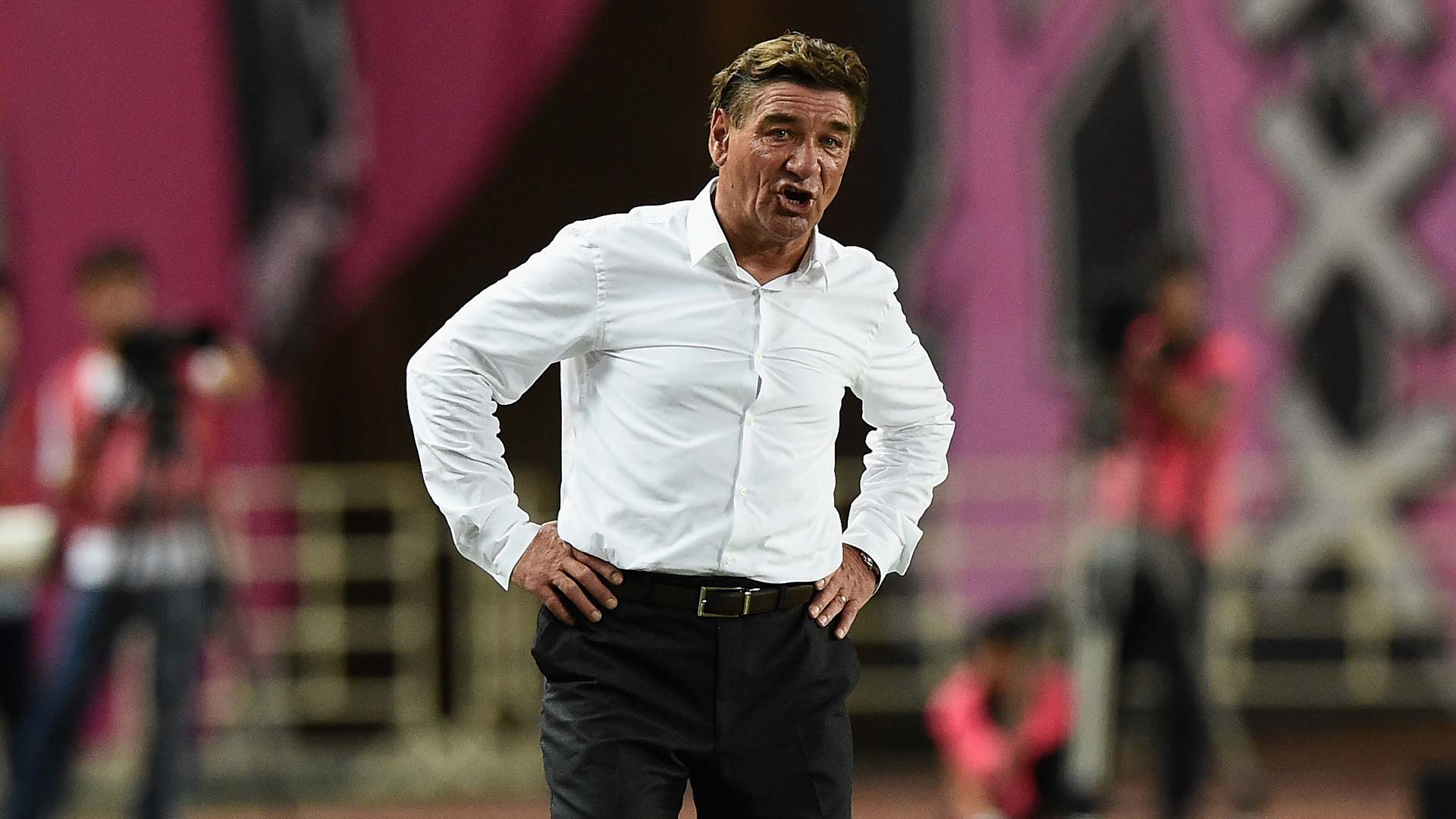 北海道コンサドーレ札幌 ペトロヴィッチ監督の就任を発表 広島 浦和で通訳を務めた杉浦大輔コーチも Goal Com 北海道コンサドーレ札幌 ペトロヴィッチ監督の就任を発表 広島 浦和で通訳を務めた杉浦大輔コーチも Goal Com