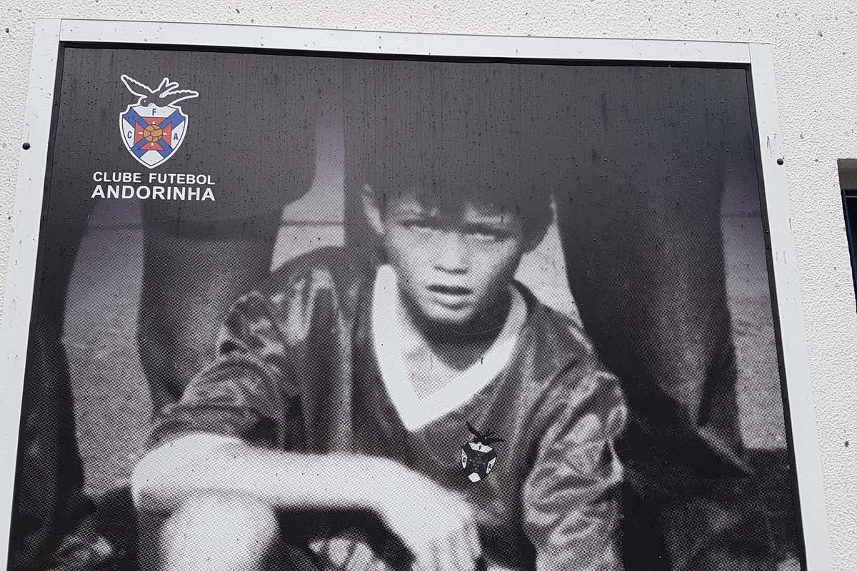 クリスティアーノ ロナウドの物語 小さな島の 泣き虫少年 が最高の選手になるまで Goal Com クリスティアーノ ロナウドの物語 小さな島の 泣き虫少年 が最高の選手になるまで Goal Com