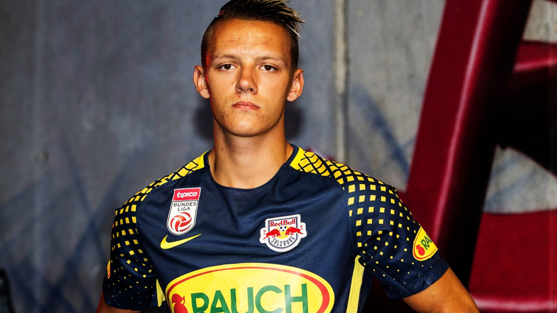 ザルツブルク 先発のうち1人だけ異なるユニフォーム着用が規則に 南野にも影響か Goal Com ザルツブルク 先発のうち1人だけ異なるユニフォーム着用が規則に 南野にも影響か Goal Com