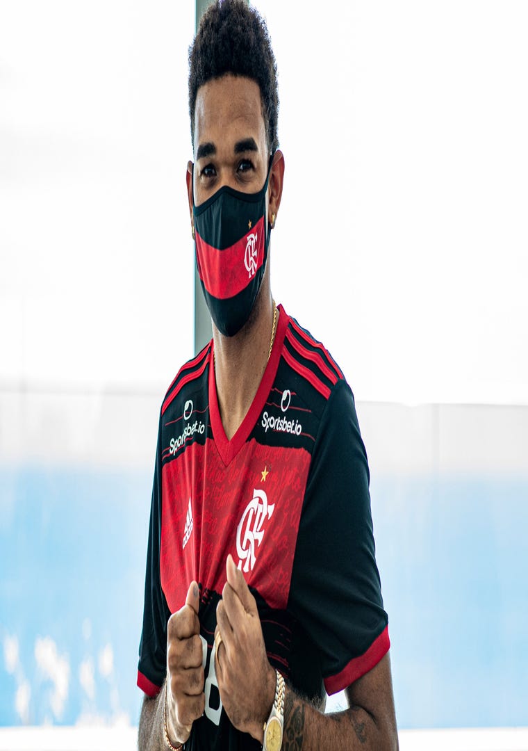 Após deixar o Flamengo, zagueiro Bruno Viana recebe sondagem de clube europeu
