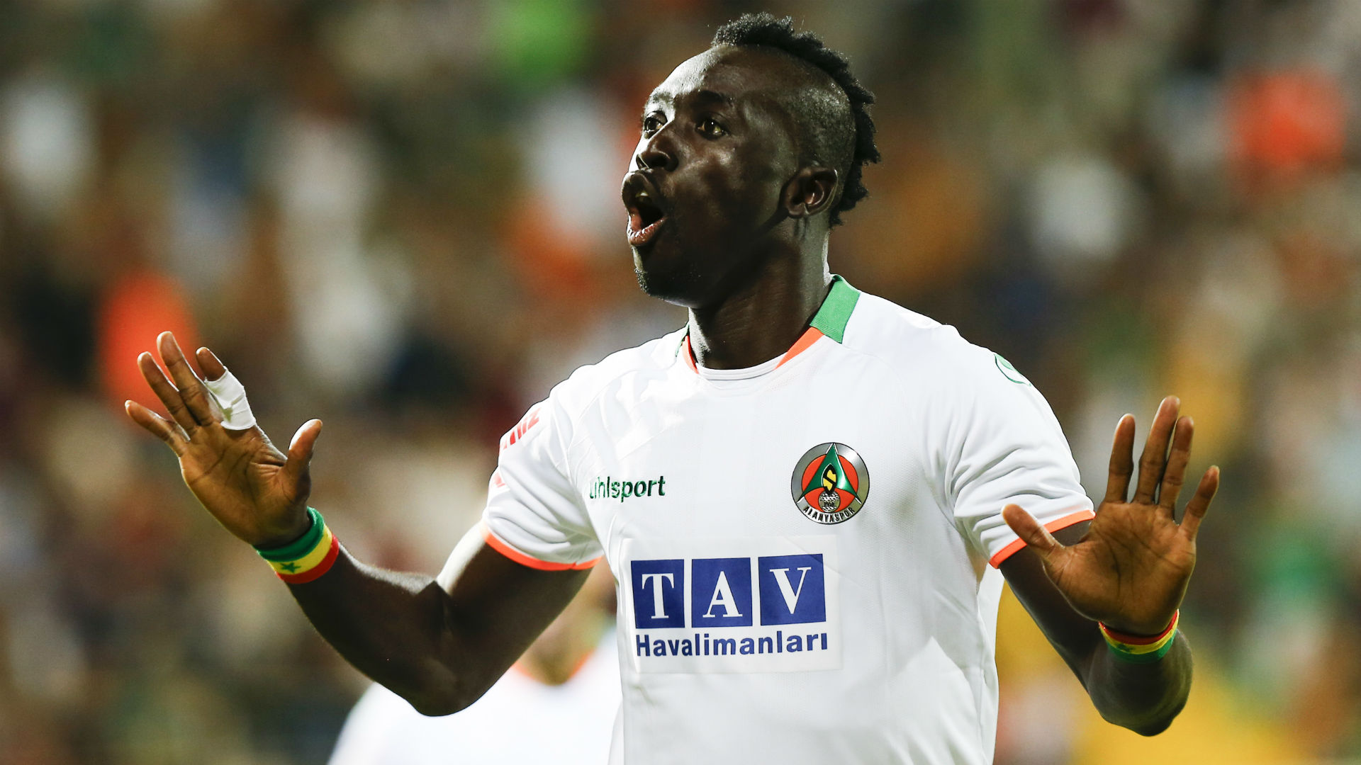 Papiss Cisse Scores As Alanyaspor And Trabzonspor Finish With 10 Men Goal Com