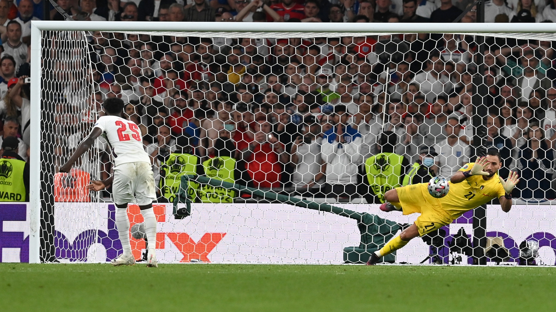 Absolute B Llocks Owen Slams Theory Saka Was Too Young To Handle Pressure Of Taking Crucial Penalty In Euro Final Goal Com