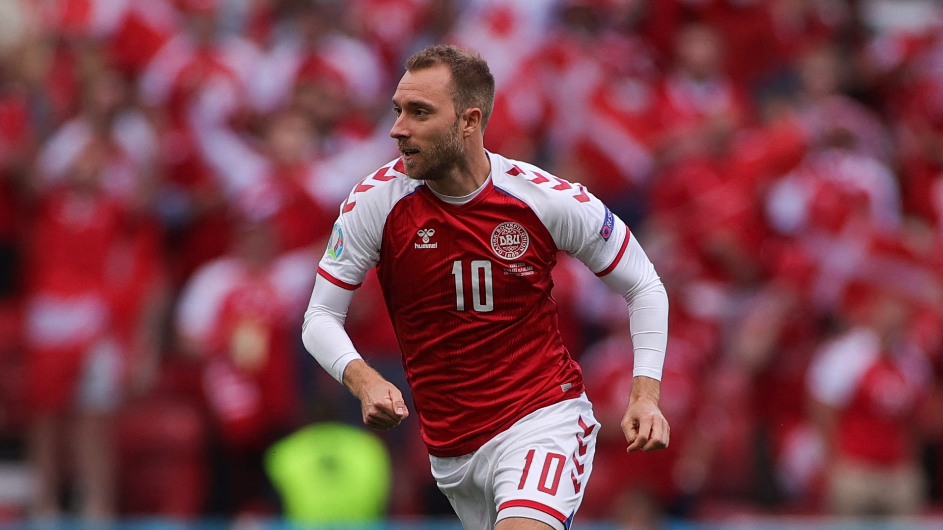 eriksen spoke to denmark players after on field collapse says danish director moller goal com