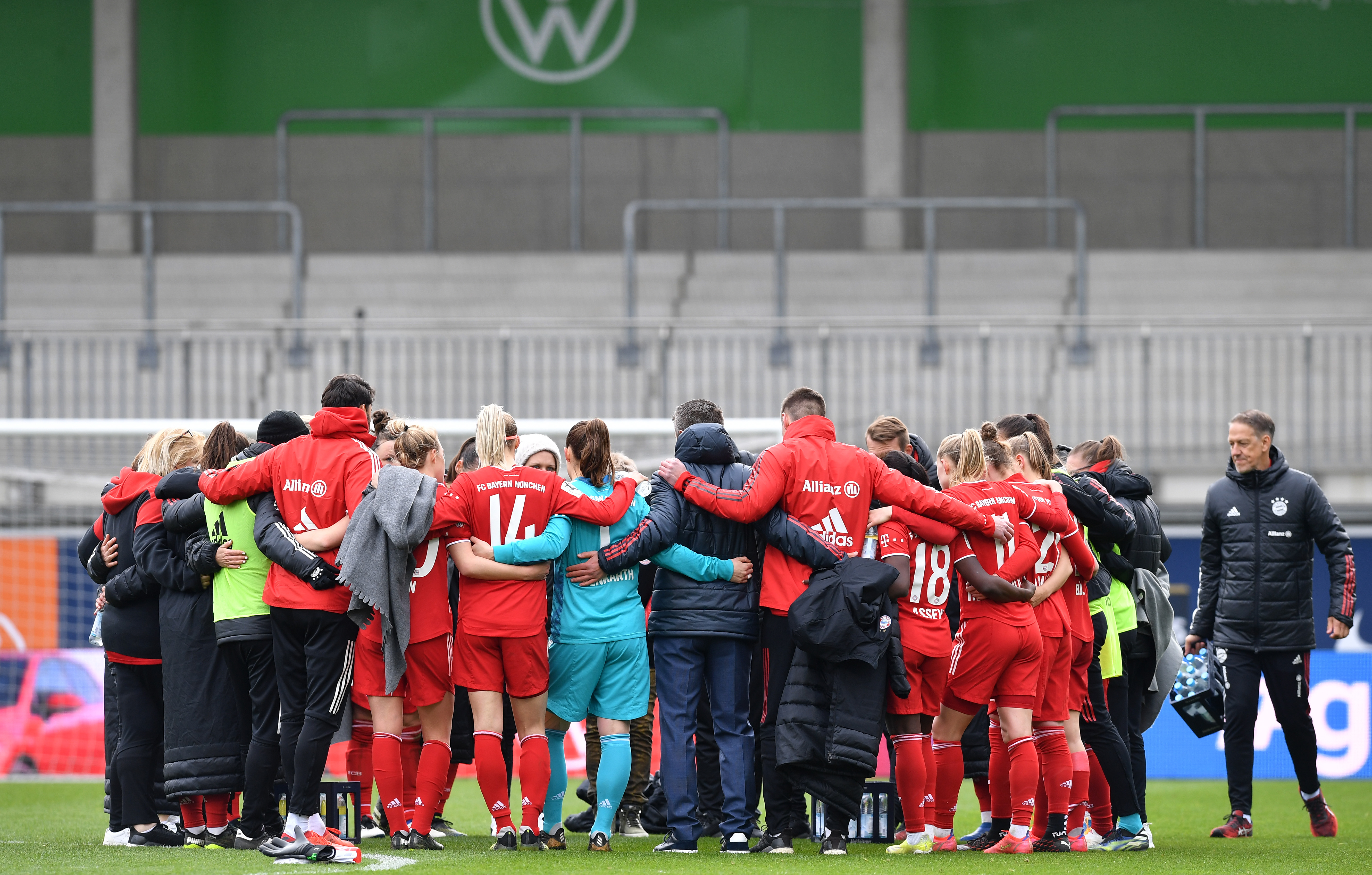 Vfl Wolfsburg Vs Bayern Munchen Das Top Spiel Der Frauen Bundesliga Heute Live Im Tv Und Live Stream Sehen Goal Com