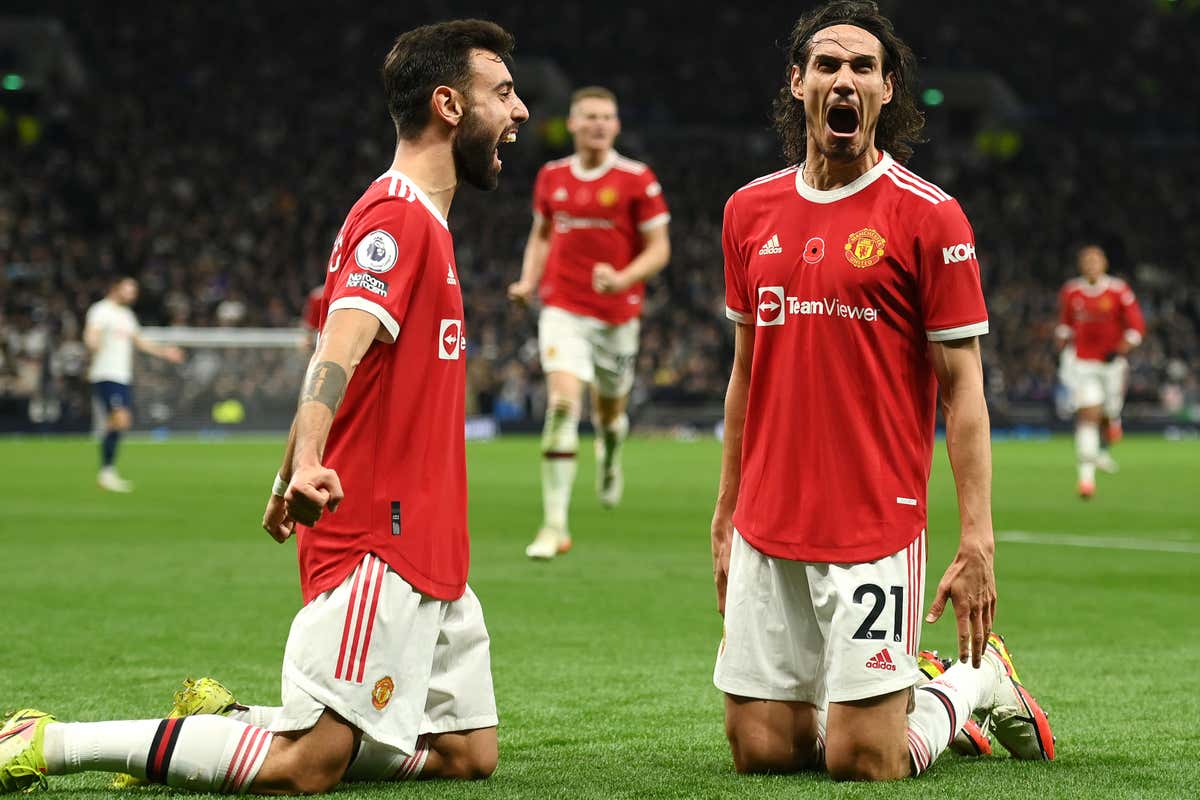 Edinson Cavani Bruno Fernandes Manchester United 2021-22