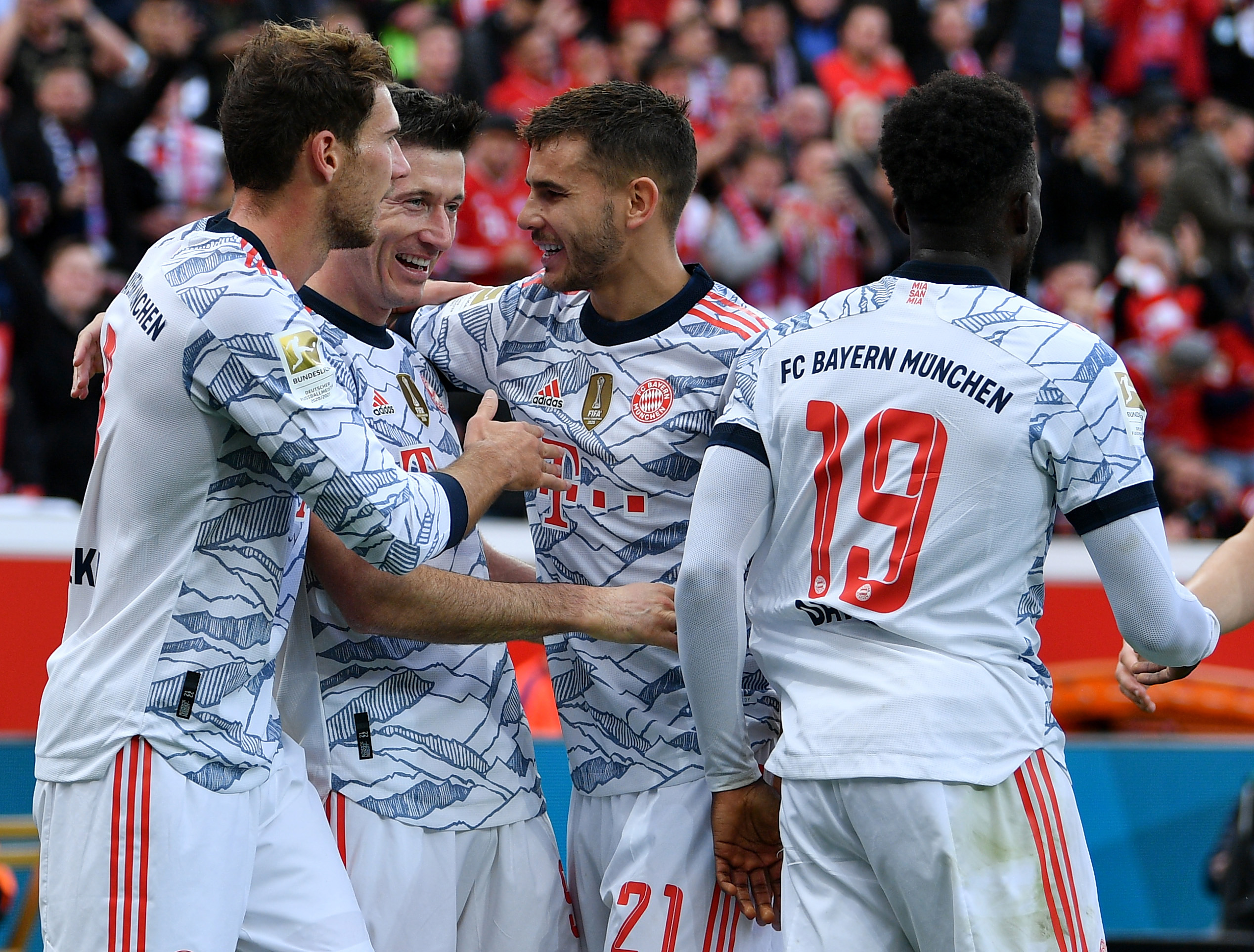 Fc Bayern Munchen Vs Tsg 1899 Hoffenheim Tv Live Stream Live Ticker Aufstellungen Alles Zur Ubertragung Der Bundesliga Heute Goal Com