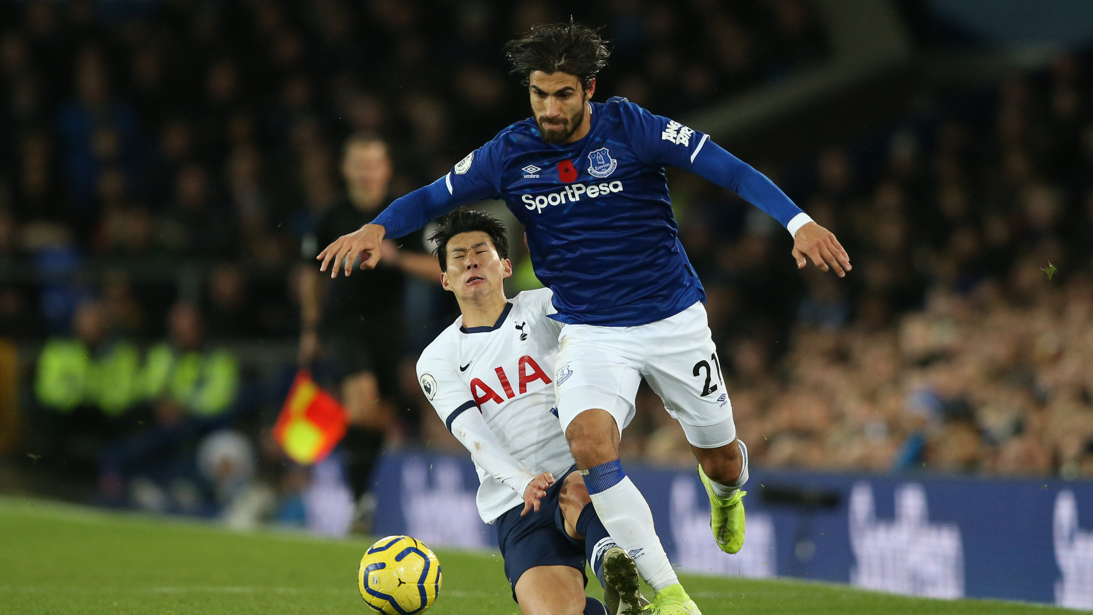 Andre Gomes Leaves Hospital After Horror Ankle Injury To Start Road To Recovery At Everton Goal Com