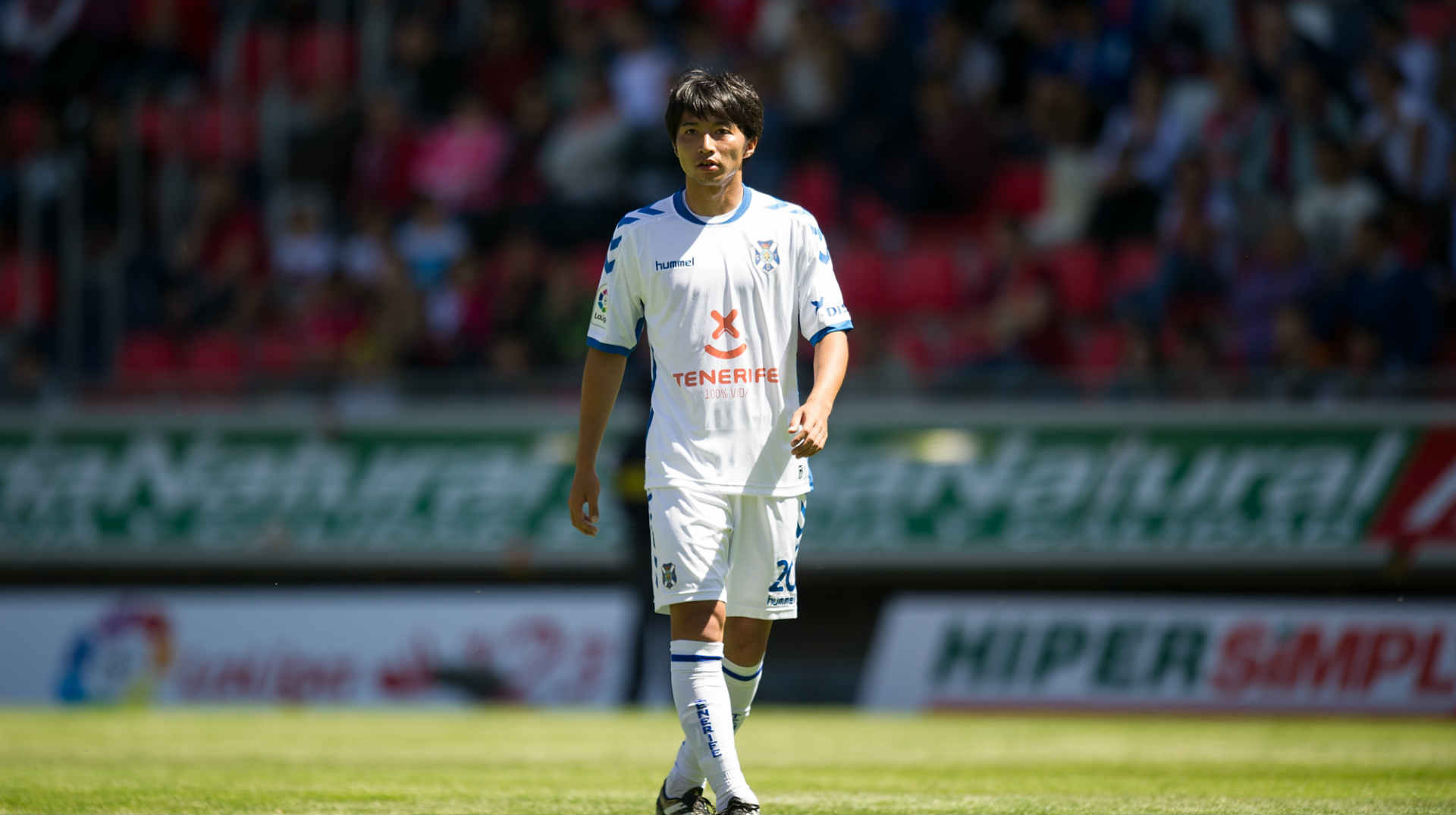 柴崎岳 リーガ2部第40節の最優秀選手に選出 得票率は45 に上る Goal Com 柴崎岳 リーガ2部第40節の最優秀選手に選出 得票率は45 に上る Goal Com