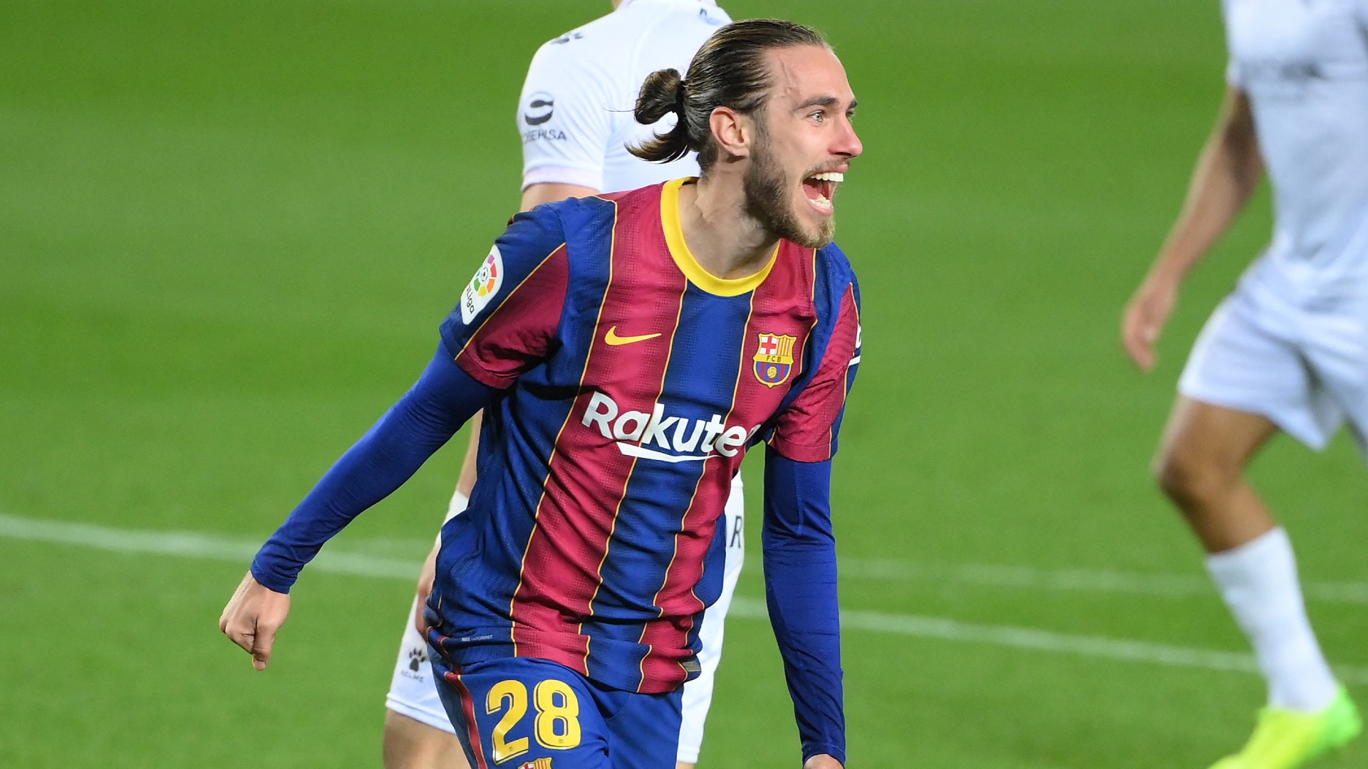 Mingueza signs new Barcelona contract until 2023 with €100 million buy-out  clause | Goal.com