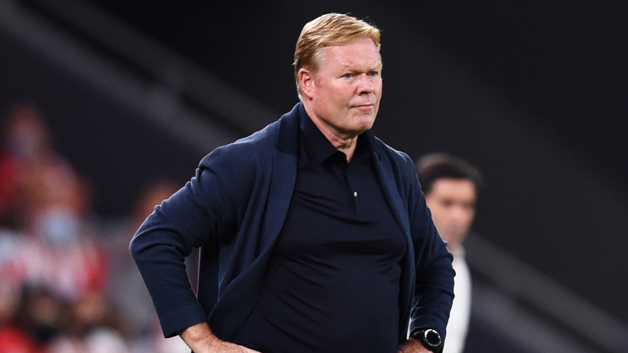 Ronald Koeman surge como principal opção para a vaga deixada por Gerrard