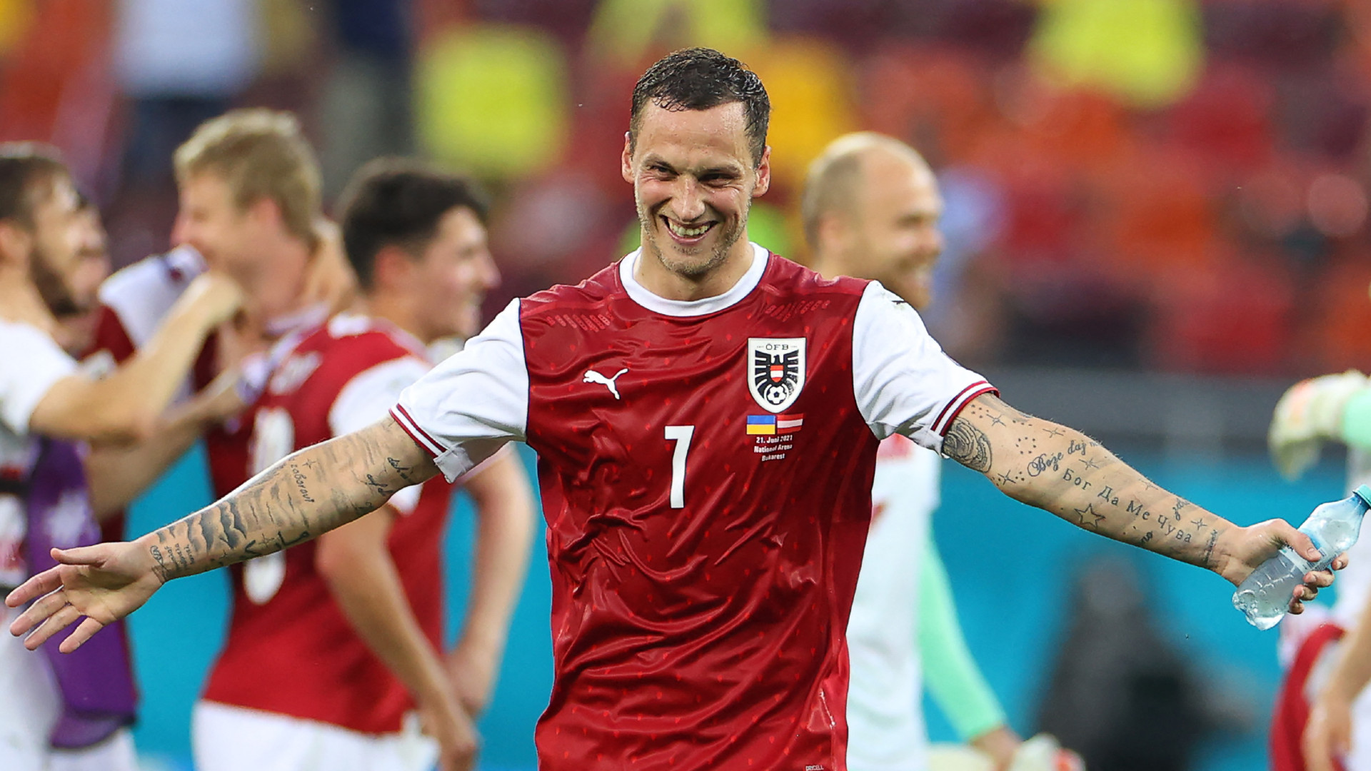 Video Gigantischer Empfang Bologna Fans Feiern Neuzugang Marko Arnautovic Mit Gesangen Goal Com