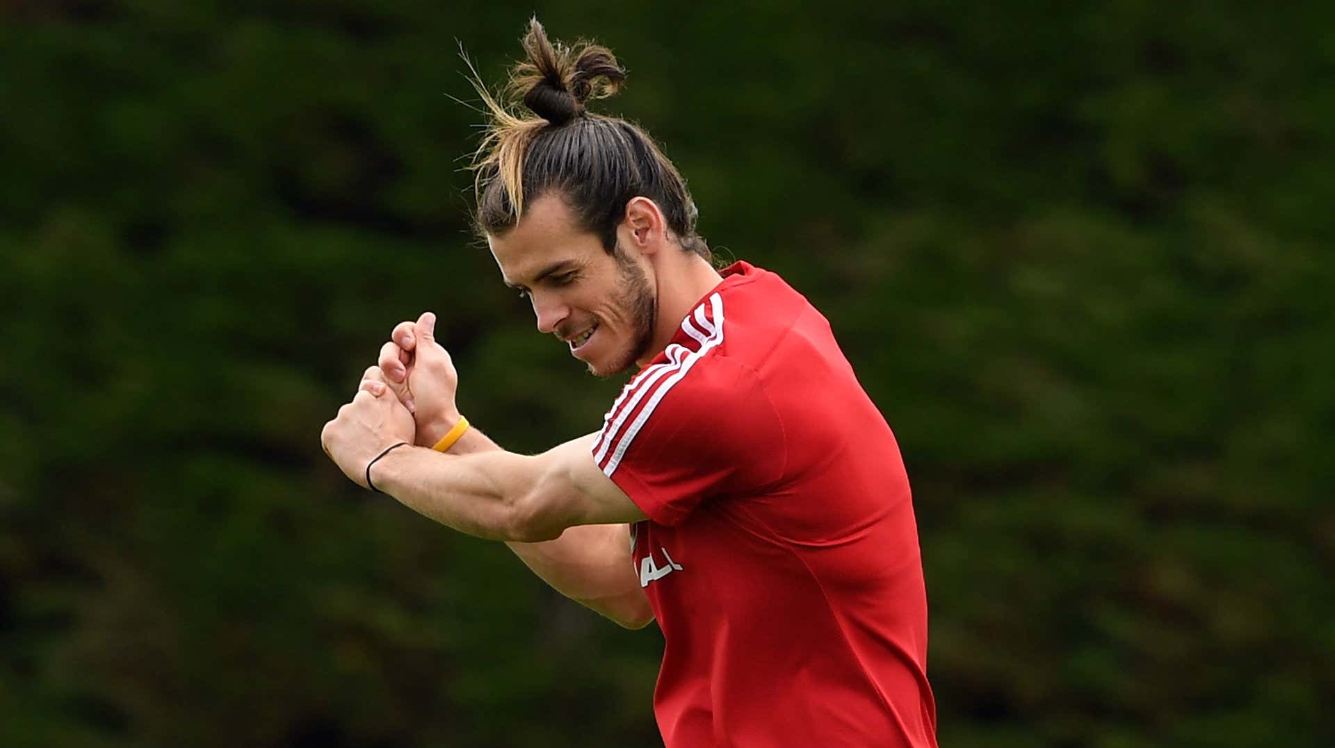 Gareth Bale golf swing Wales 2016