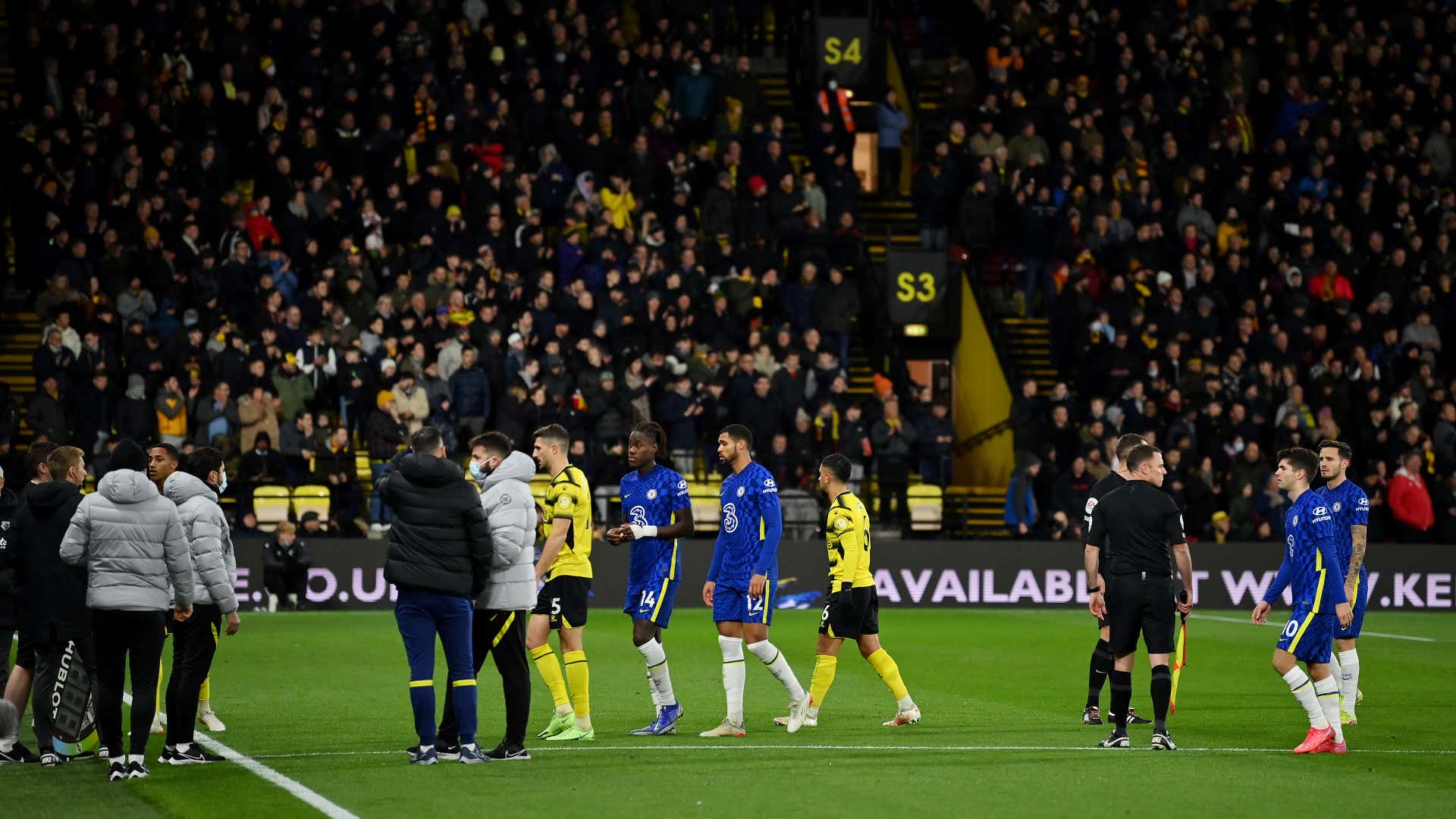 watford v chelsea and southampton v leicester delayed after fan medical emergencies goal com watford v chelsea and southampton v leicester delayed after fan medical emergencies goal com