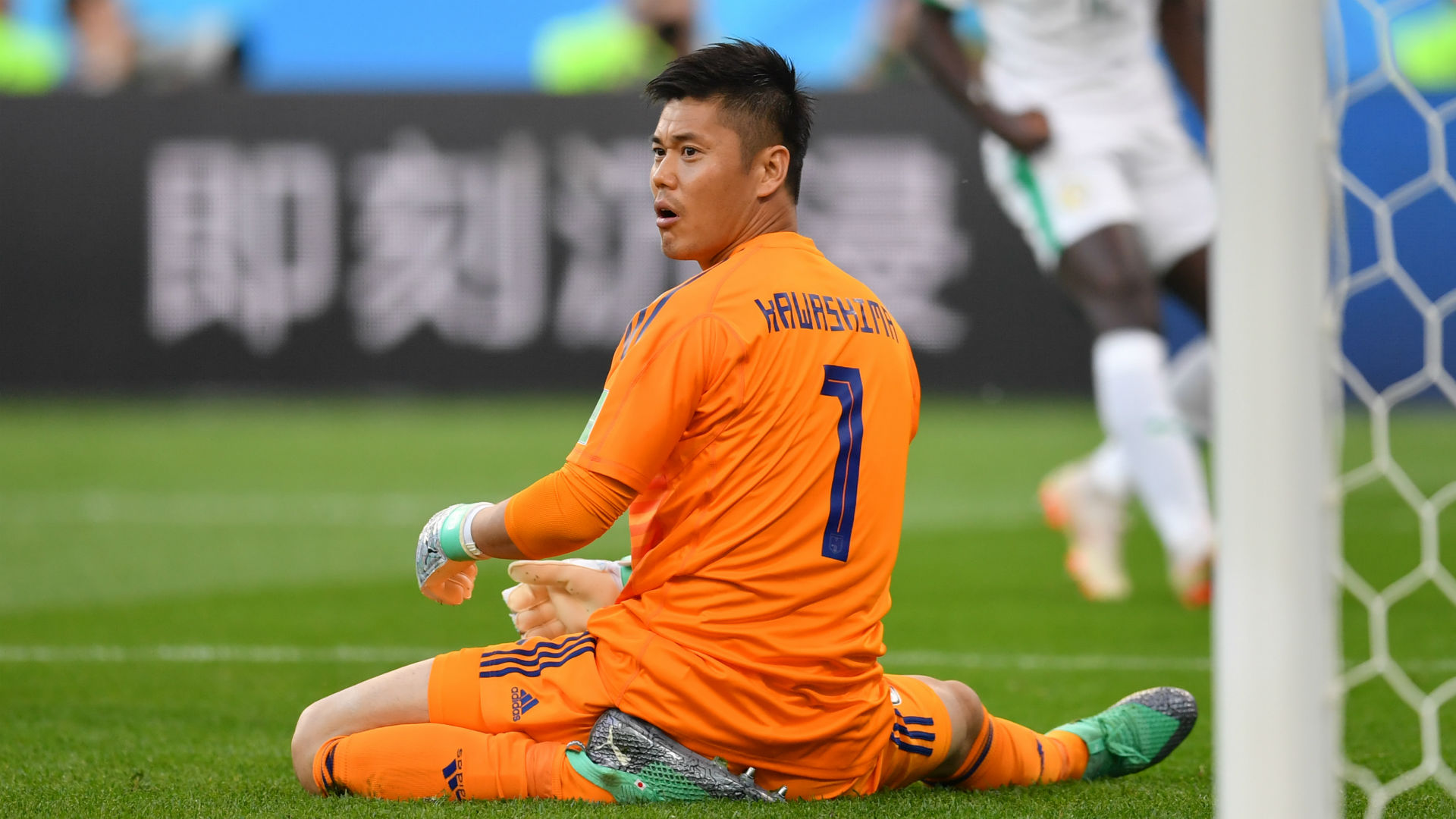 サッカー日本代表 守護神変更は必要か Gk川島永嗣 初戦に続くミスを猛省 試合を難しくしてしまった Goal Com サッカー日本代表 守護神変更は必要か Gk川島永嗣 初戦に続くミスを猛省 試合を難しくしてしまった Goal Com