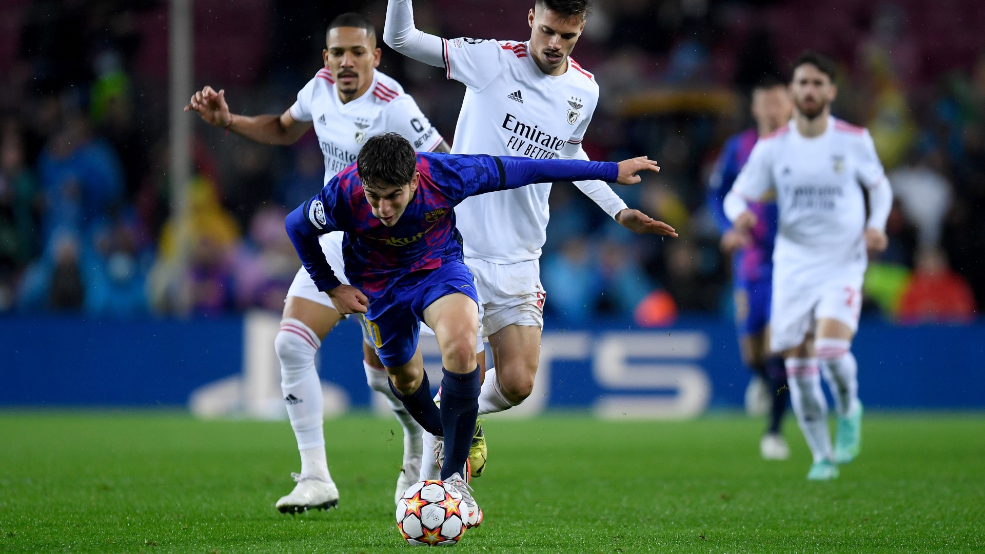 チャビ バルセロナ 波あるパフォーマンスでベンフィカと引き分け Cl決勝t進出は最終節バイエルン戦次第に Goal Com チャビ バルセロナ 波あるパフォーマンスでベンフィカと引き分け Cl決勝t進出は最終節バイエルン戦次第に Goal Com