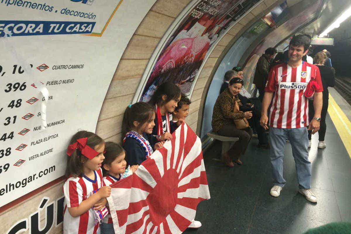 なぜ旭日旗はスペインサッカーで親しまれるのか 子どもたちが掲げる真意とは Goal Com なぜ旭日旗はスペインサッカーで親しまれるのか 子どもたちが掲げる真意とは Goal Com