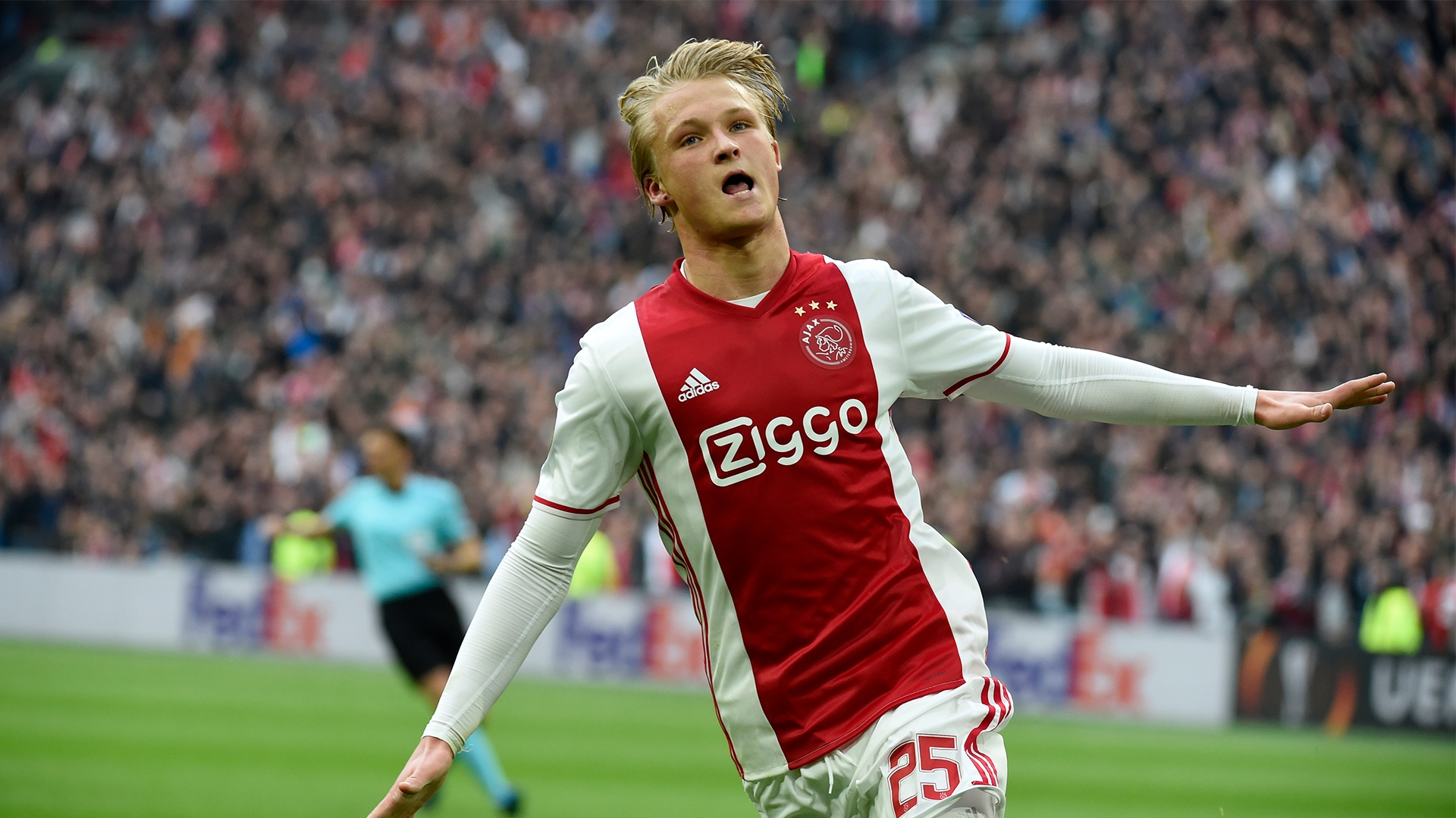 Transfer News Ajax Forward Kasper Dolberg Completes 20m Nice Move Goal Com