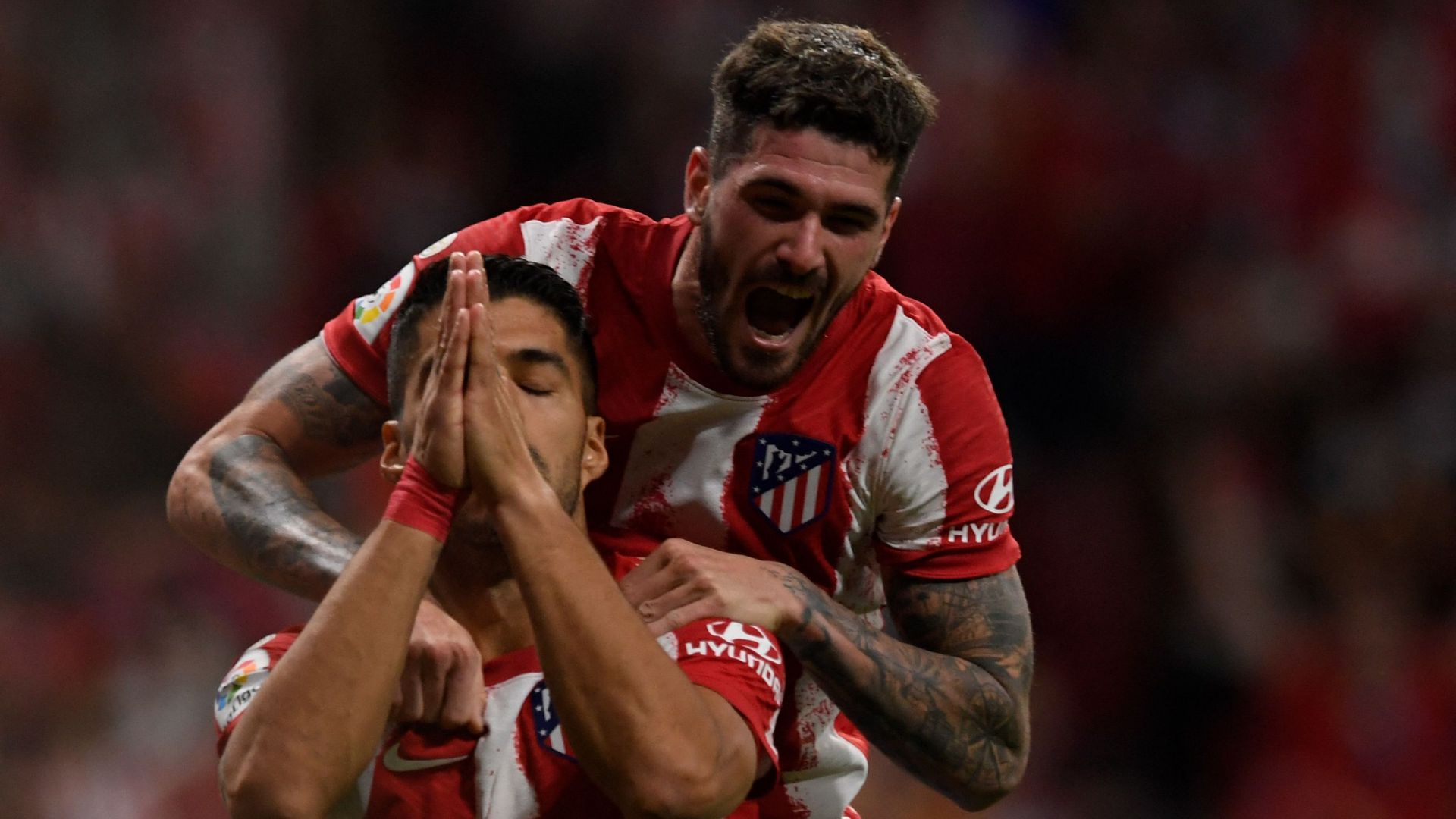 ラ リーガ王者アトレティコ 混沌のバルセロナを2 0で葬る L スアレスがクーマンへのリベンジ弾記録 古巣ファンには謝罪 Goal Com