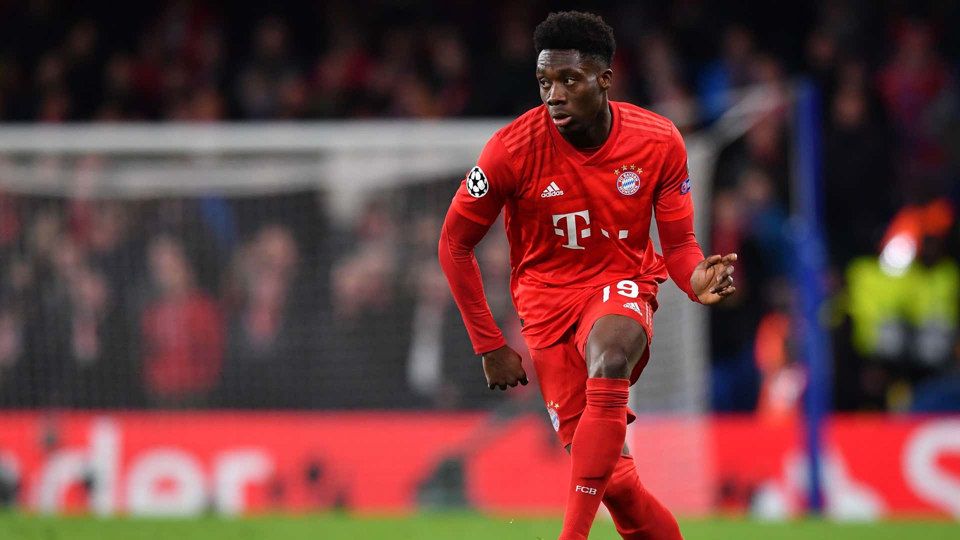 Alphonso Davies Nennt Die Funf Besten Aussenverteidiger Der Welt