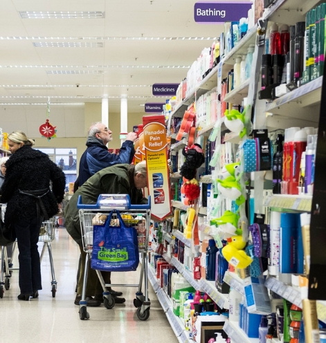 Shoppers rush to Tesco as F&F announces big discount on its