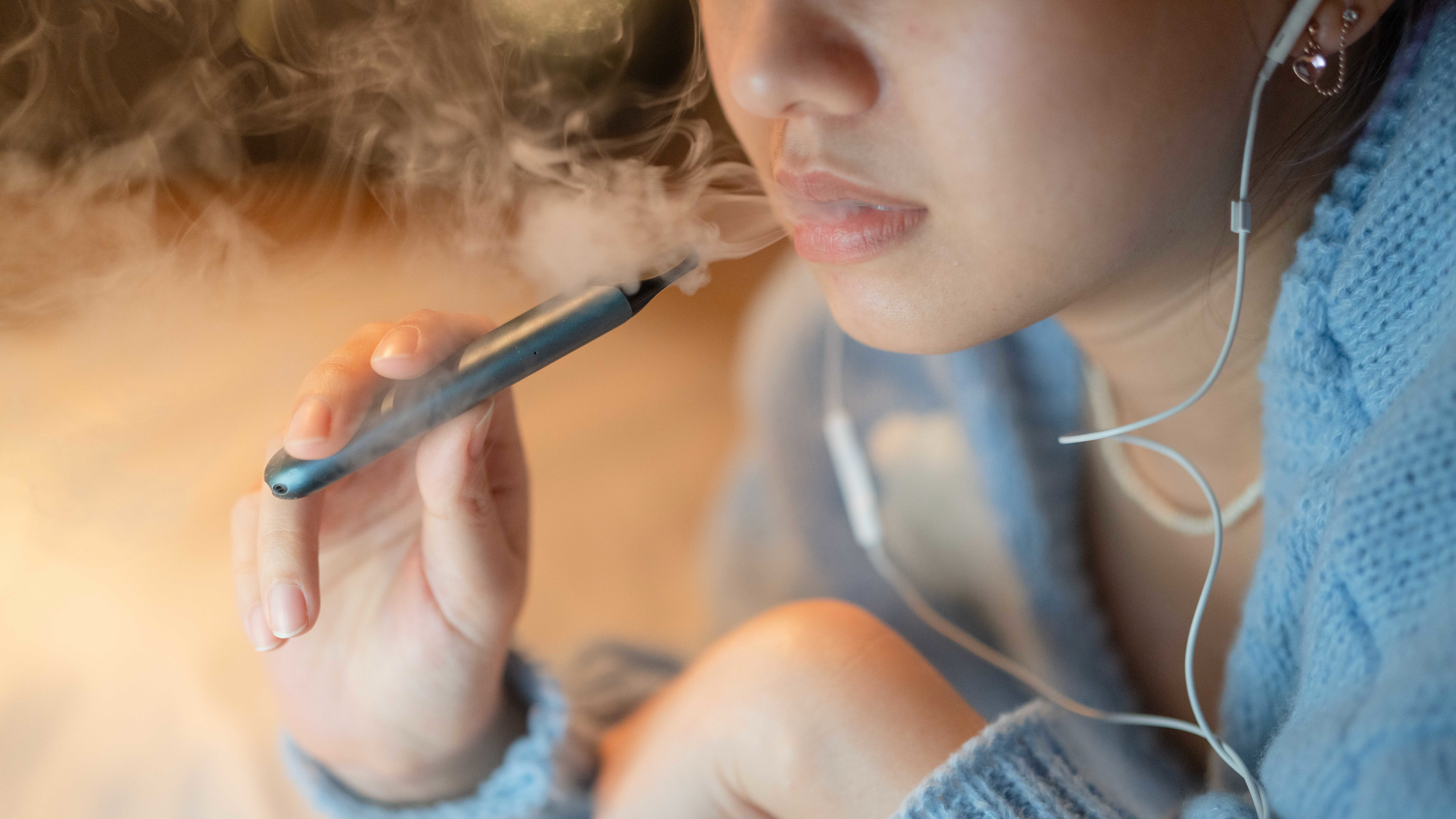 From Vaping Reddit Vape Experts Reveal How To Get Rid Of 'vaper's Tongue'  As Doctor Issues Warning About Long-term Side Effect Australia How To Get  Rid Of Vapers Tongue Pain
