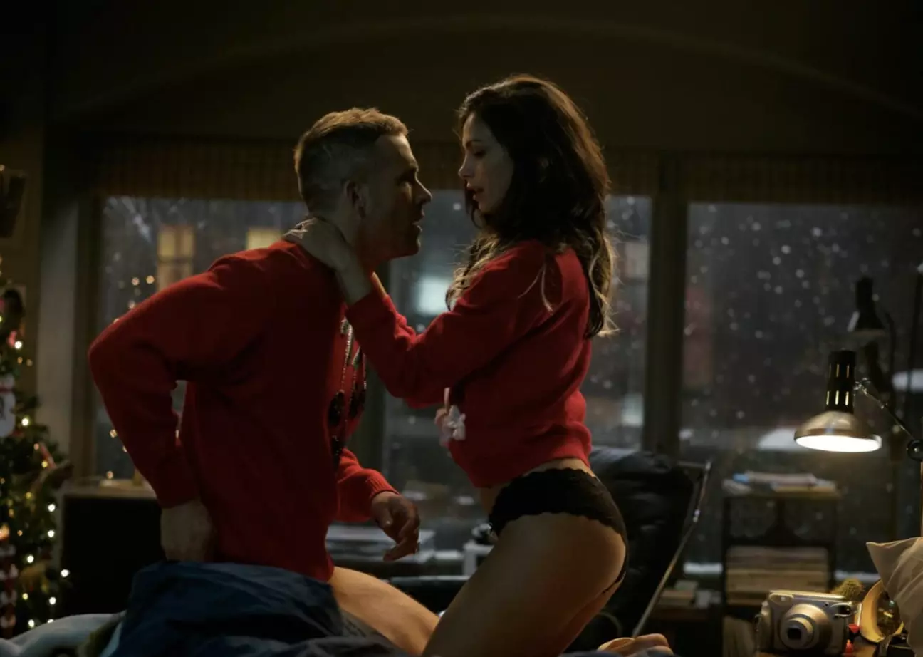 What times are the sex scenes in deadpool