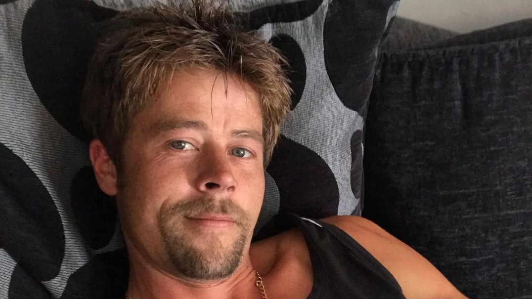 Brad Pitt lookalike on the pitfalls of being good-looking