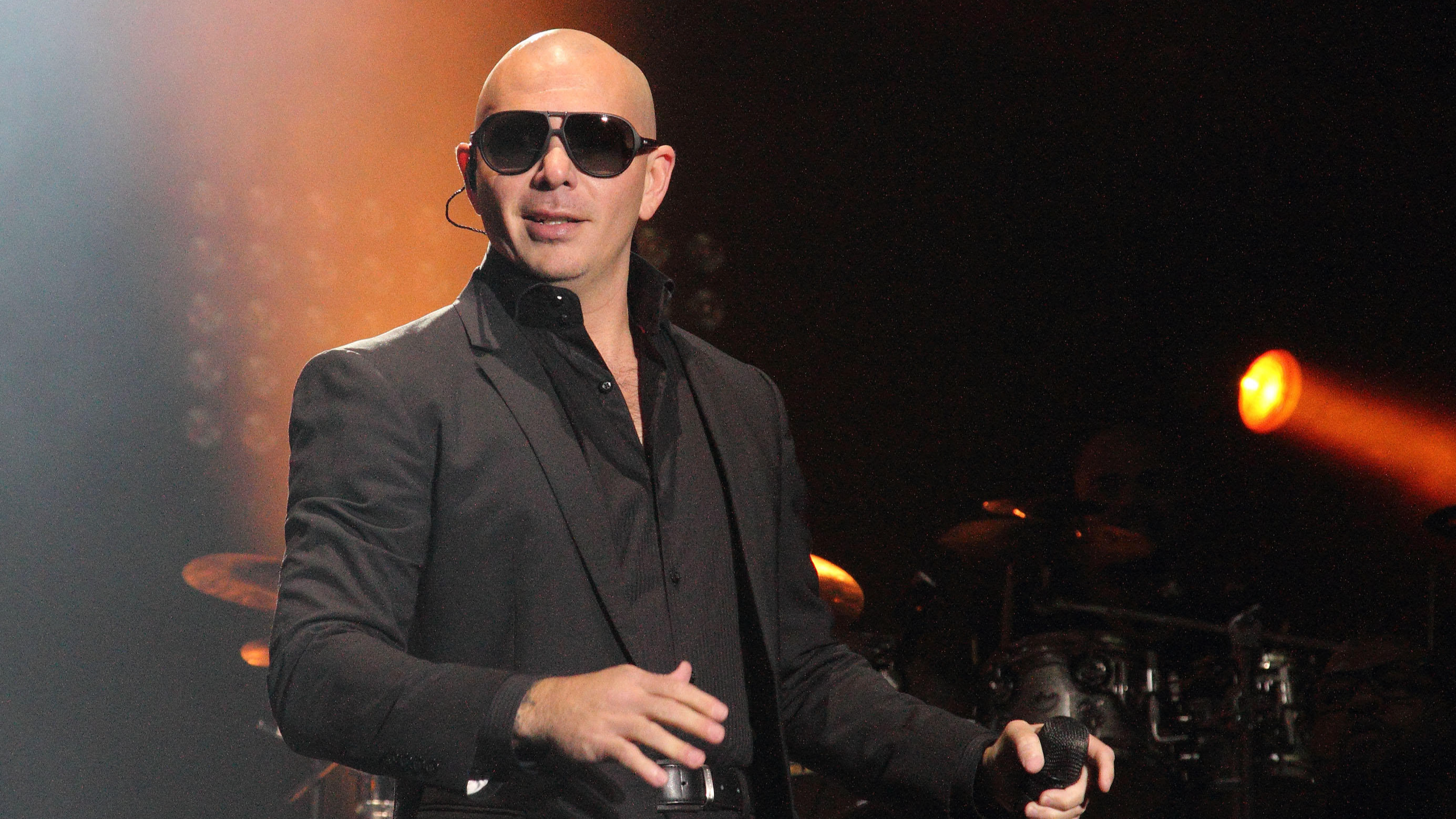 Pitbull calls on Jeff Bezos to help Cuban people in crisis