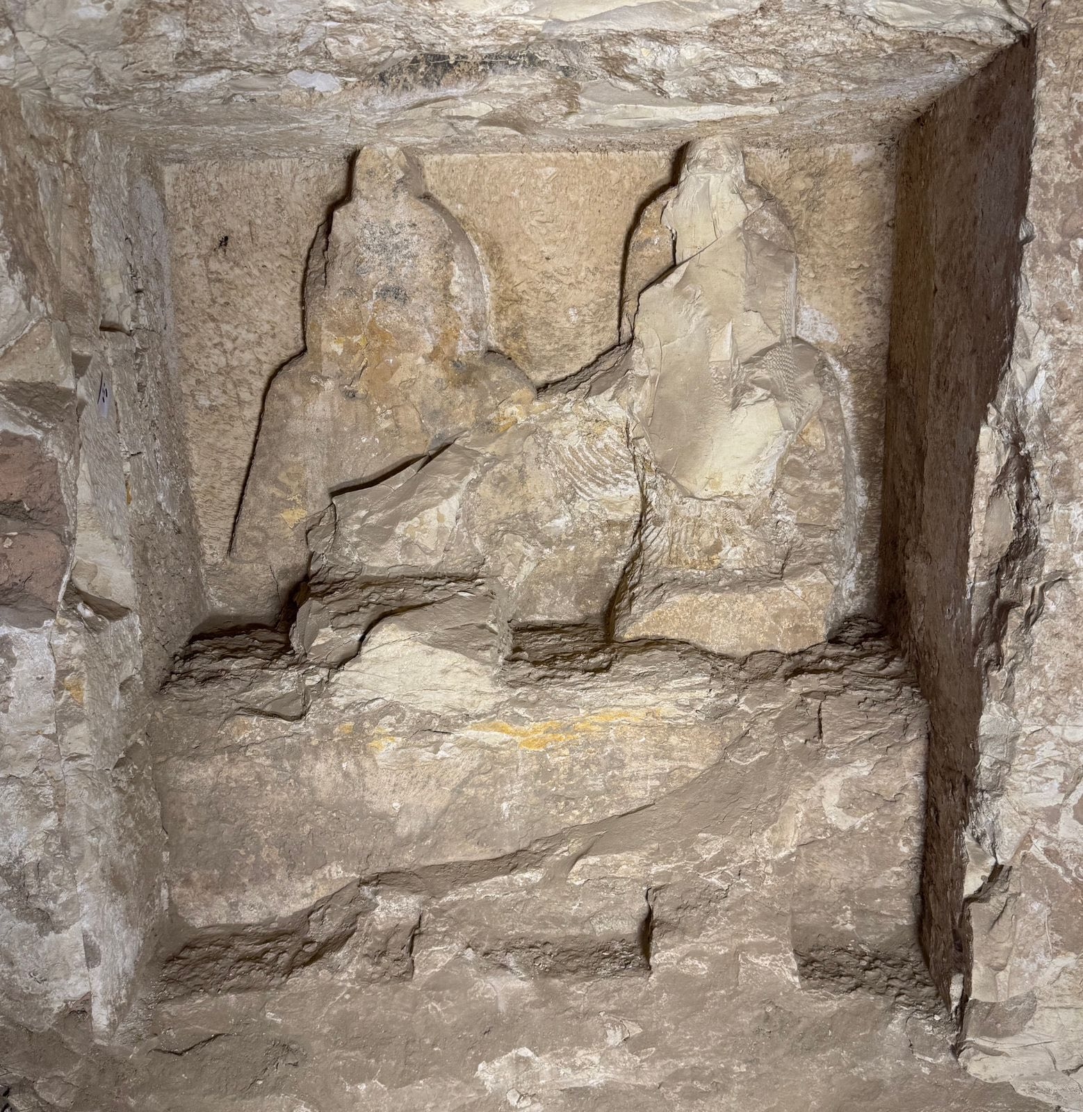 Archaeologists make stunning underwater find in searching for Cleopatra's  missing tomb