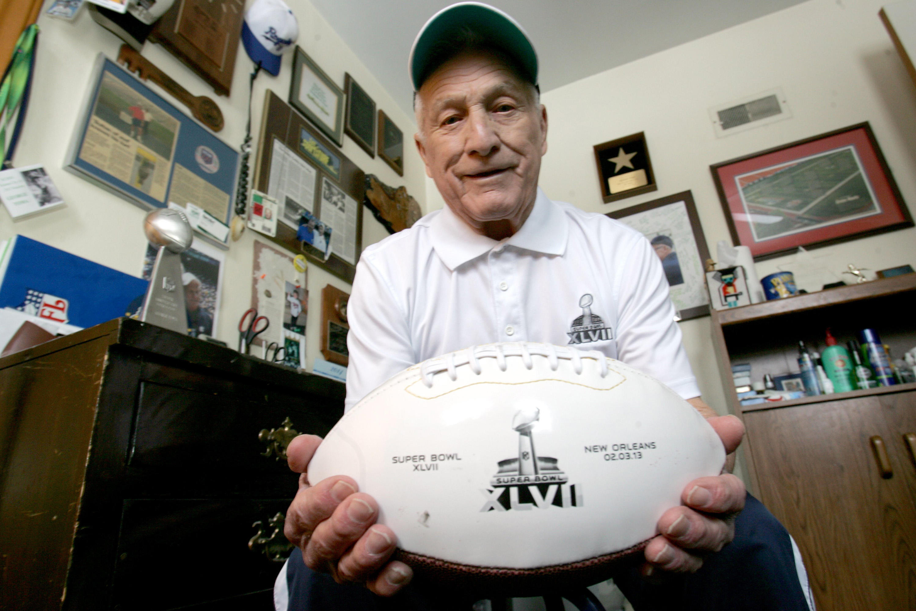 Super Bowl groundskeeper George Toma retiring after 57 years