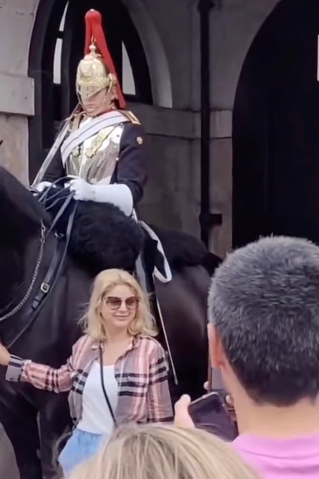 Tourist Screamed At By Queen's Guard After She Touches His Horse