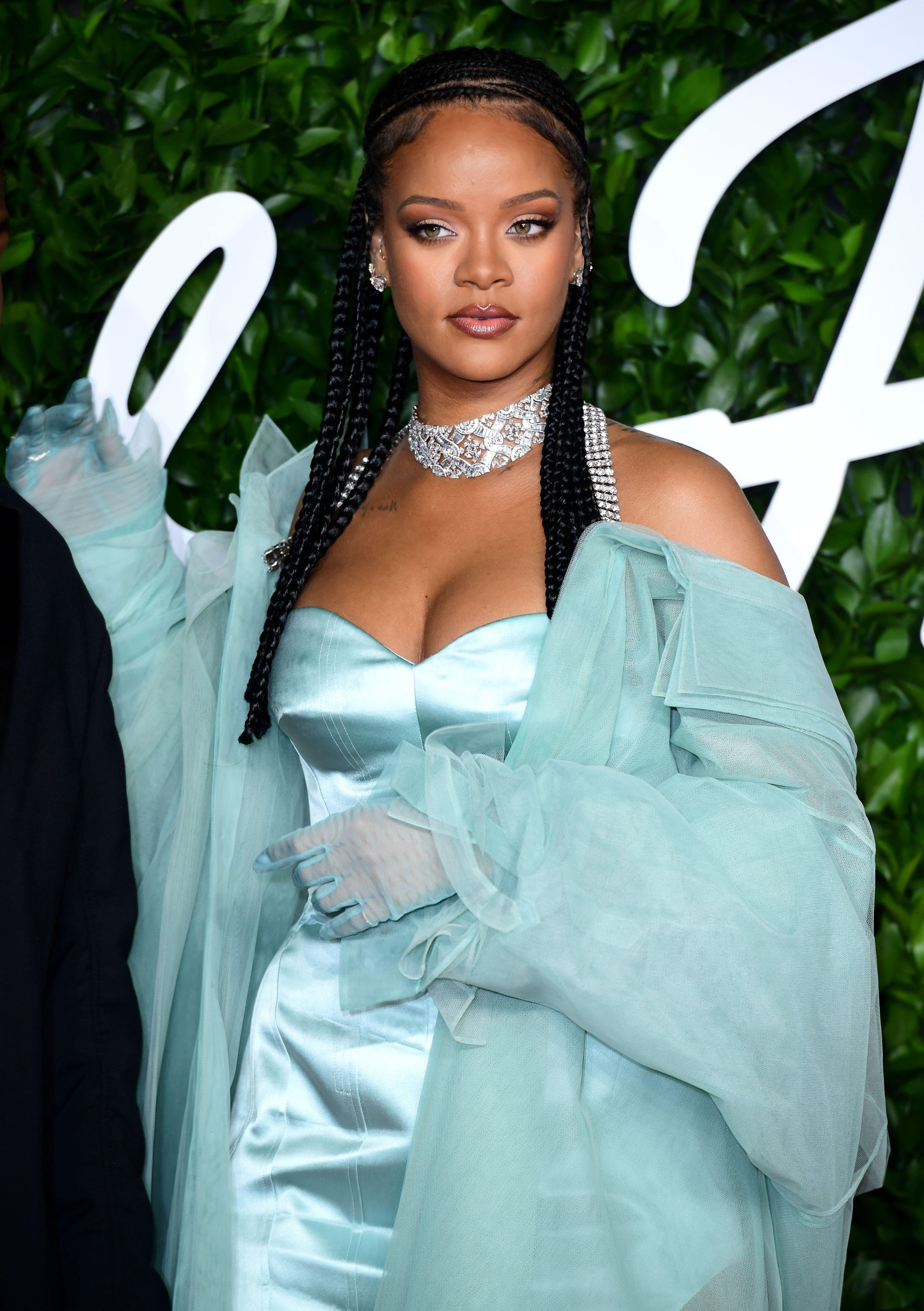 Why Rihanna 'wasn't paid a cent' for Super Bowl halftime show performance -  NZ Herald