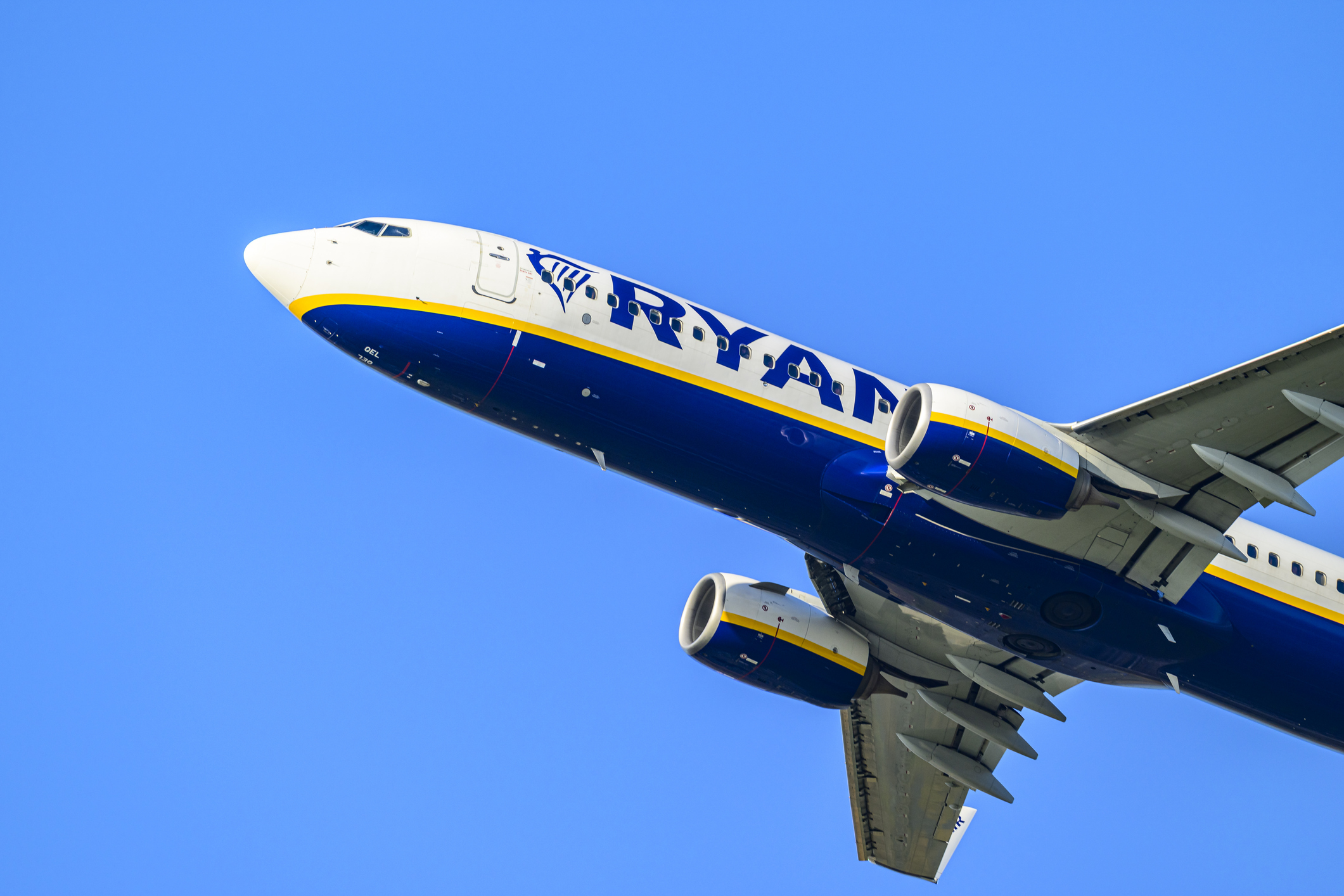 magasin e cigarette nîmes Warning over Ryanair luggage rule as family hit with £400 charge for  getting it wrong