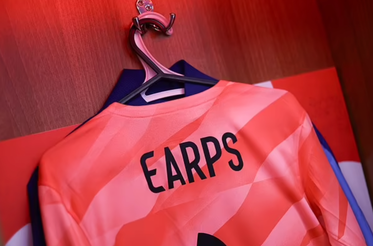 Mary Earps 1-0 Nike: England goalkeeper shirts to be sold after fan backlash