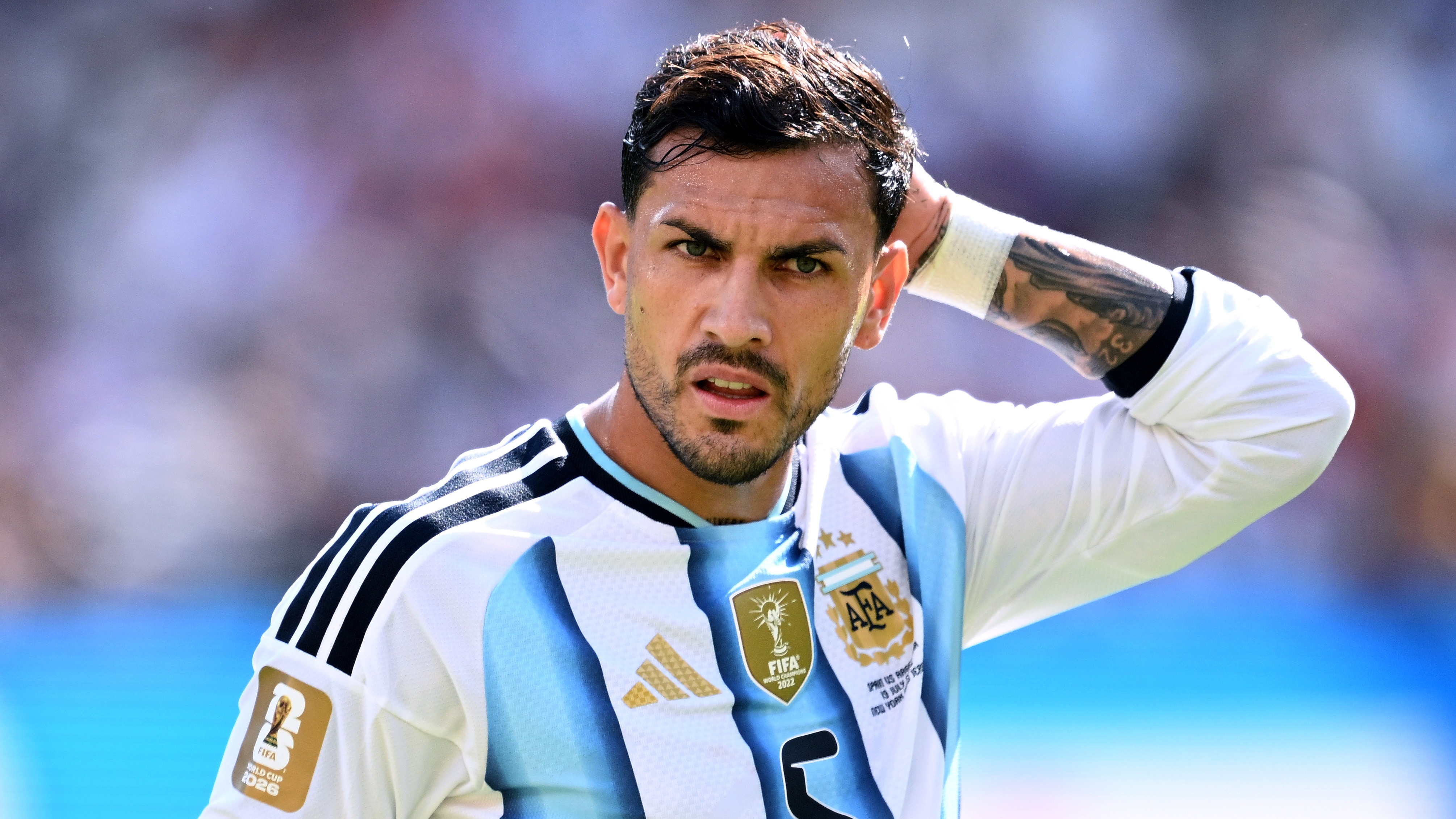 Cách duy nhất để Paredes thoát án phạt nặng từ FIFA sau bê bối ở trận chung kết 3 Argentina's Leandro Paredes issues response after sparking 'disgraceful' World Cup final brawl