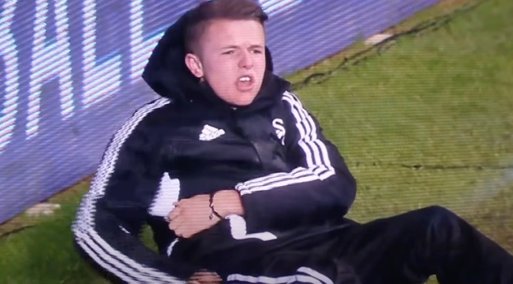 Cậu bé nhặt bóng bị Hazard sút vào bụng trở thành triệu phú 2 Ball-boy Charlie Morgan kicked by Eden Hazard in 2013 on UK richest under  35 list