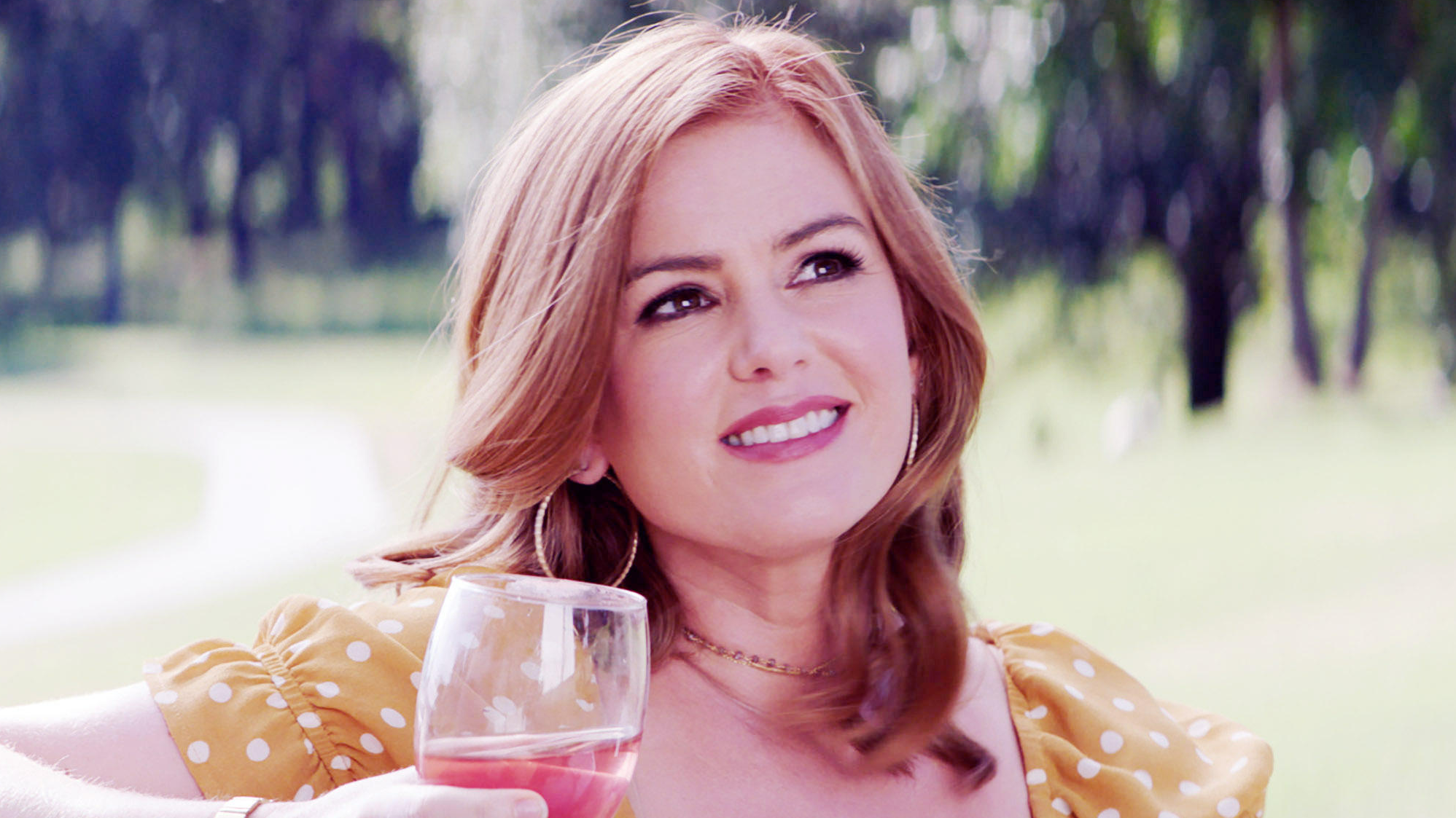 What Is Isla Fisher's Net Worth in 2022? - Vimarsana News